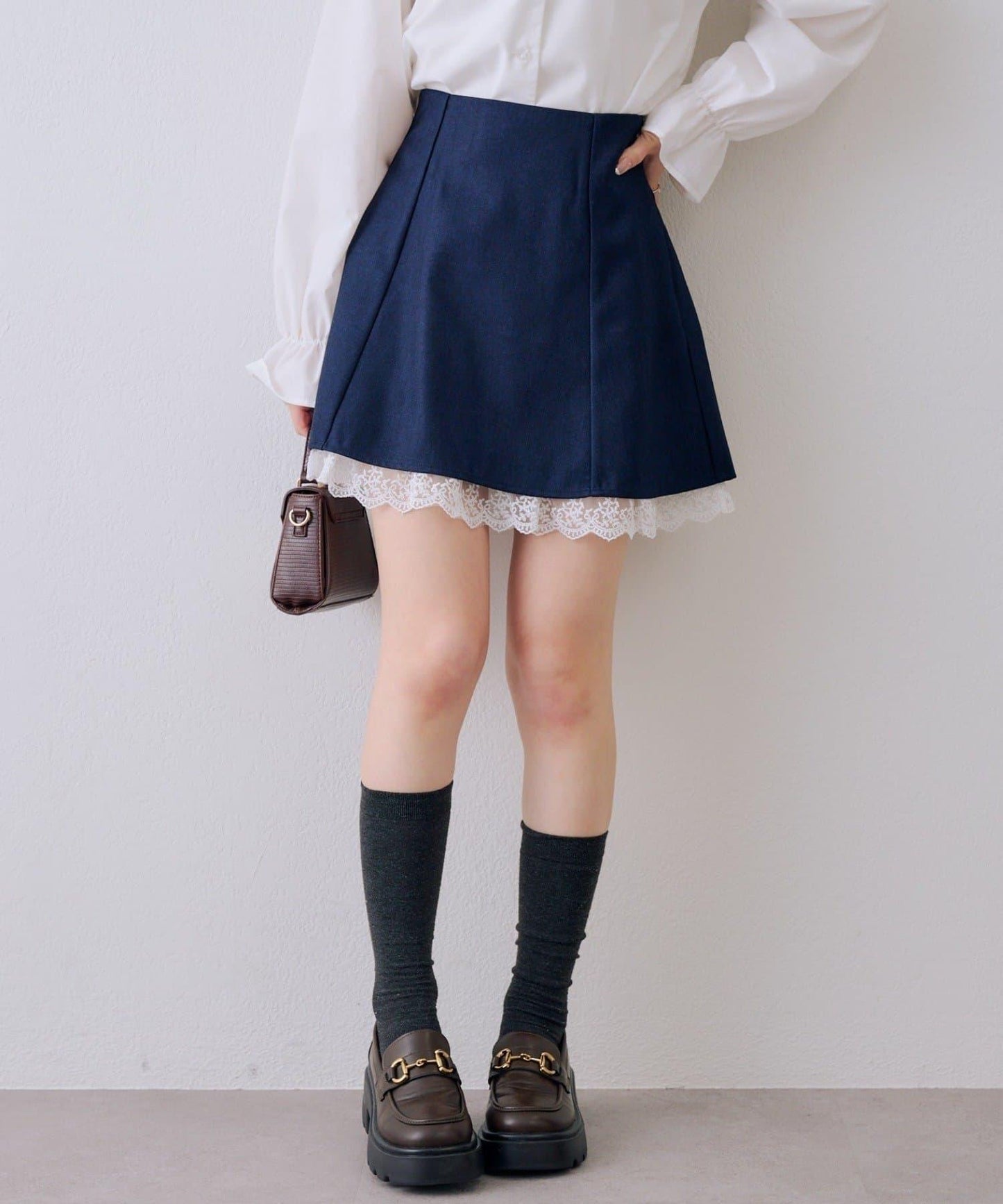 下襬蕾絲迷你半身裙