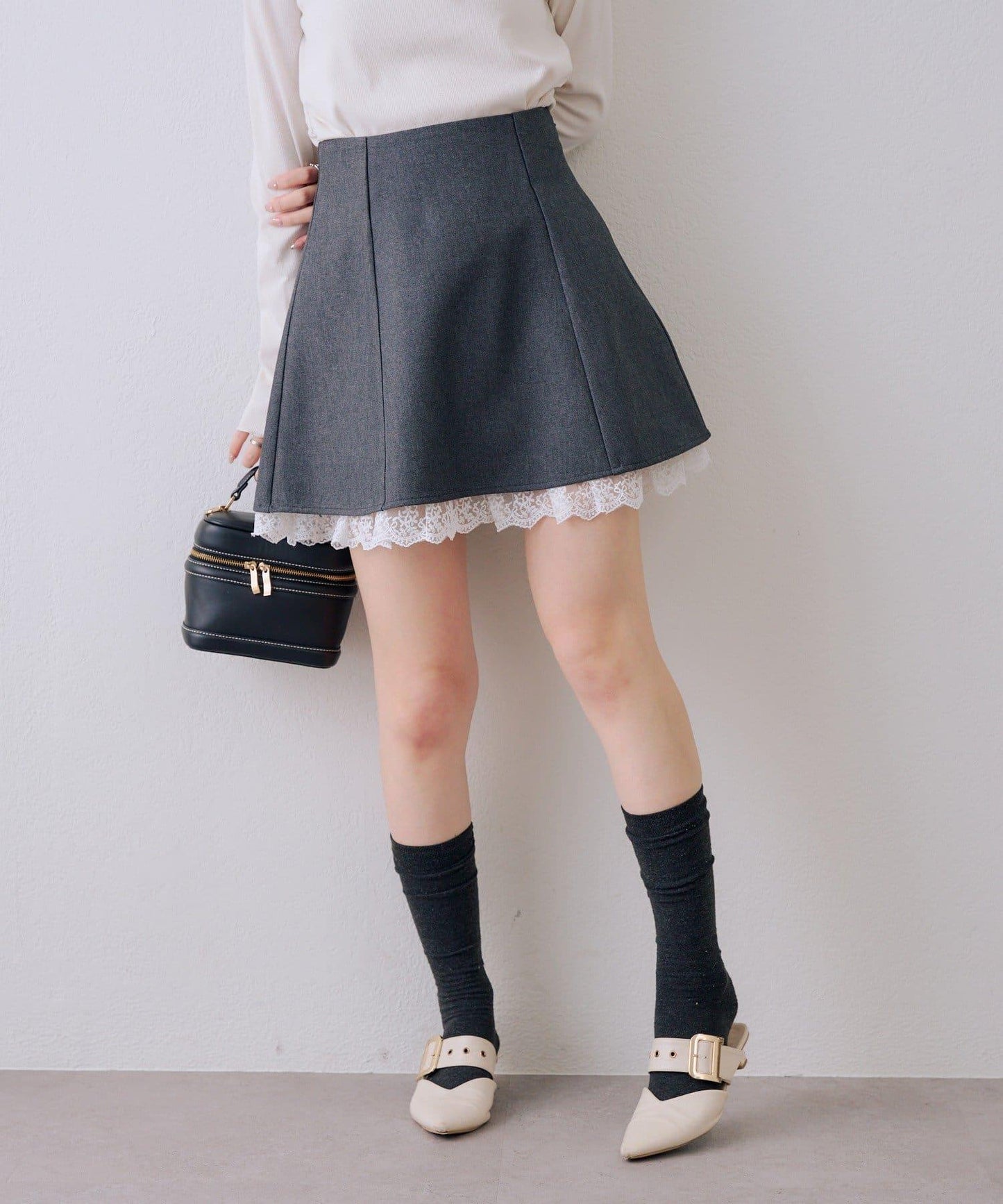 下襬蕾絲迷你半身裙