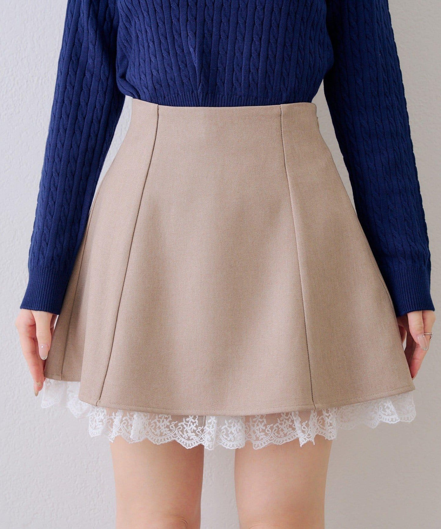 下襬蕾絲迷你半身裙