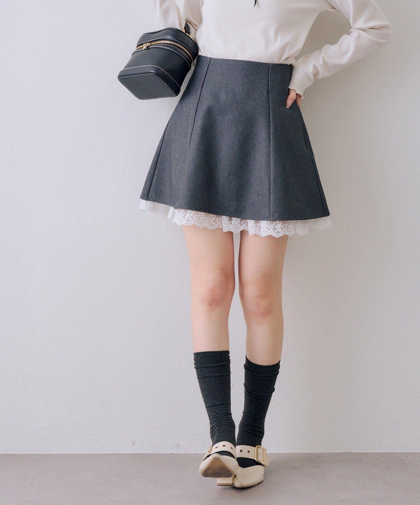 下襬蕾絲迷你半身裙