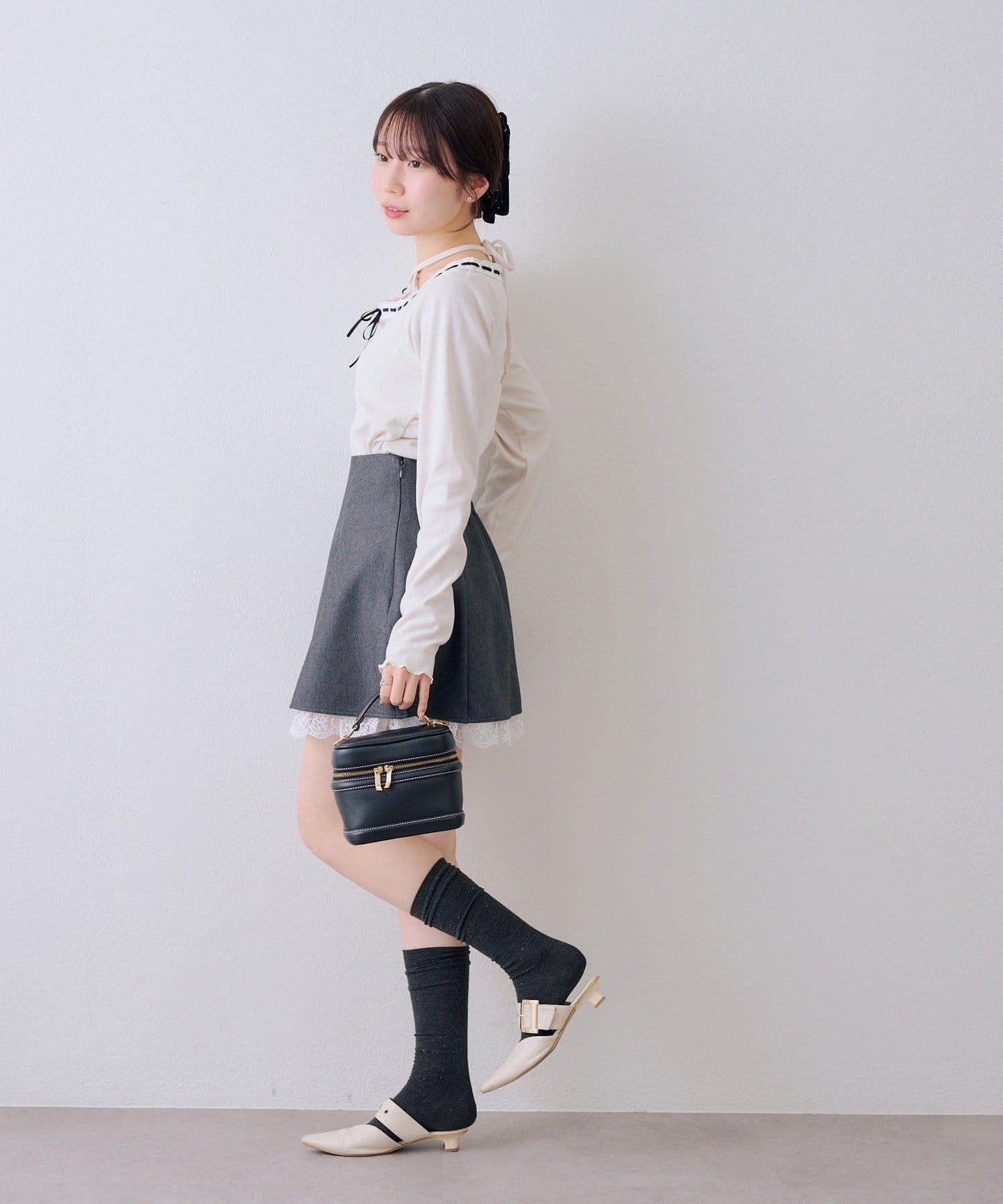 下襬蕾絲迷你半身裙