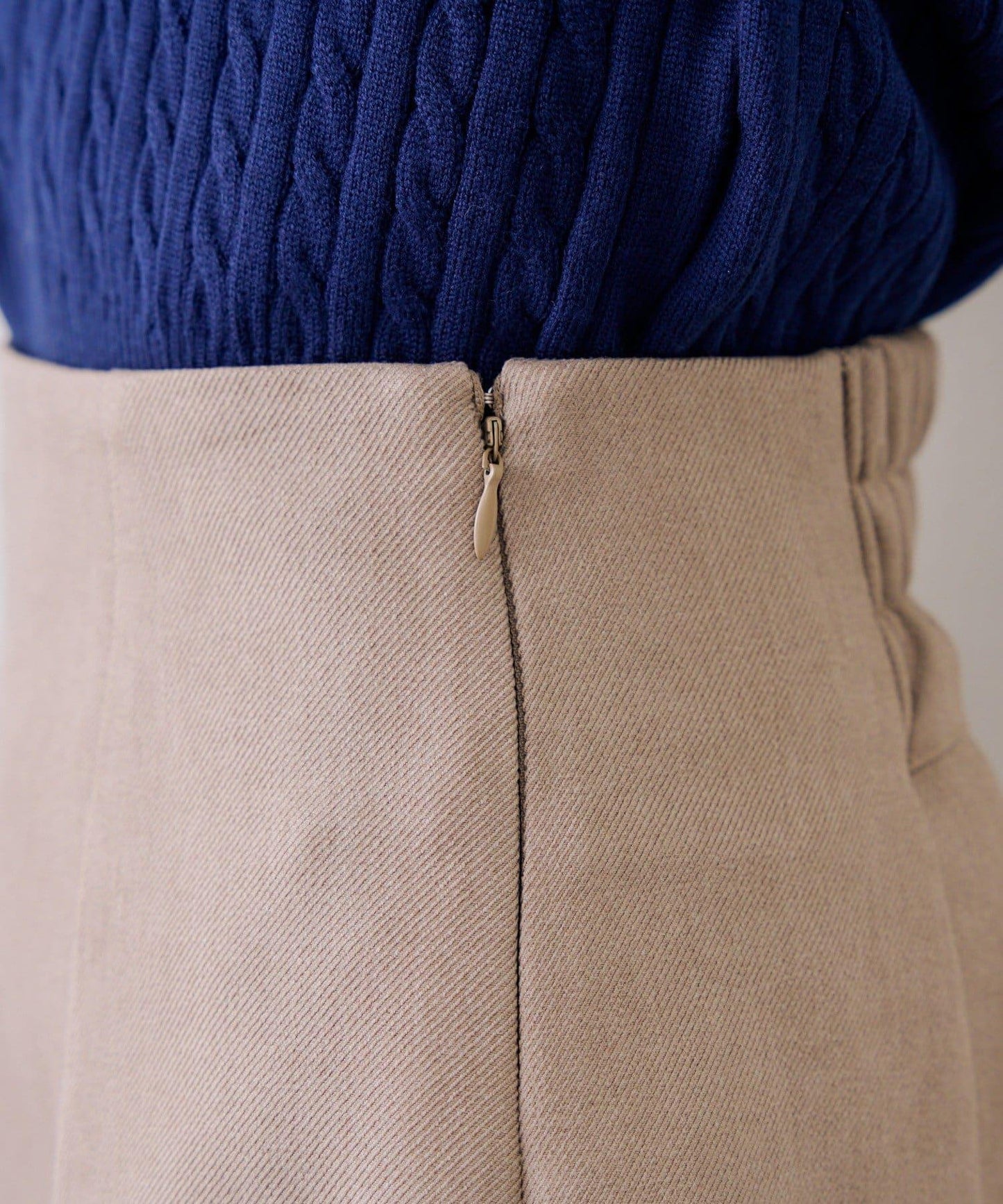 下襬蕾絲迷你半身裙