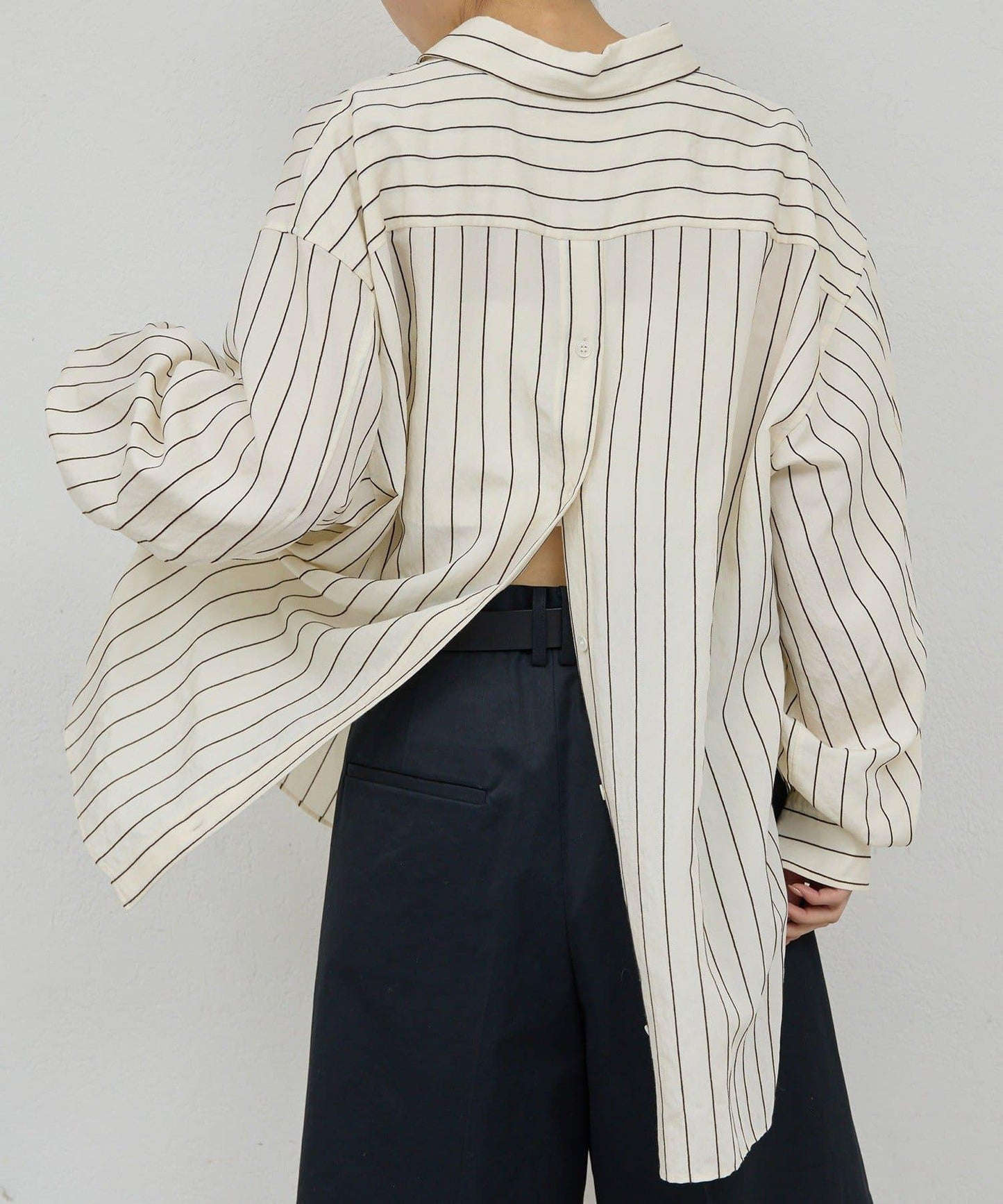 HERITANOVUM 條紋後背開口襯衫
