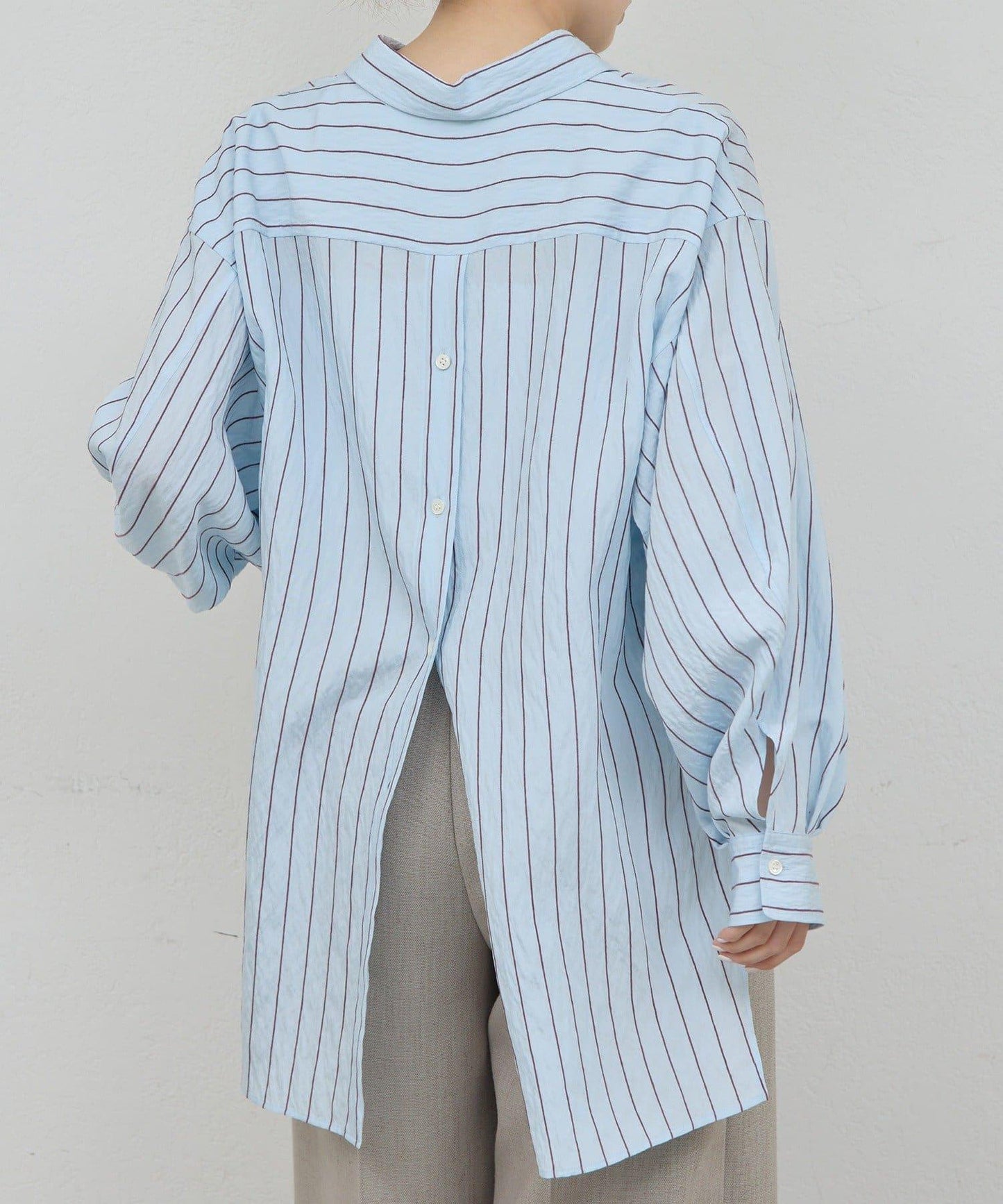 HERITANOVUM 條紋後背開口襯衫