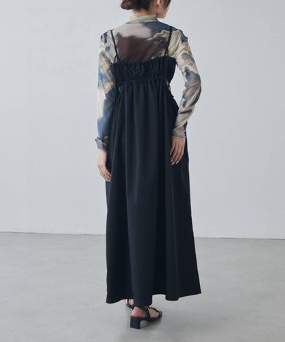 腰部拼接褶皺吊帶連衣裙
