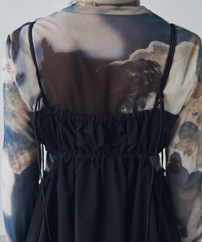 腰部拼接褶皺吊帶連衣裙