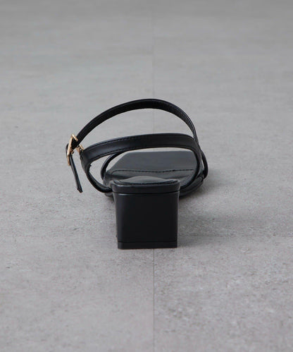 腳踝綁帶設計涼鞋