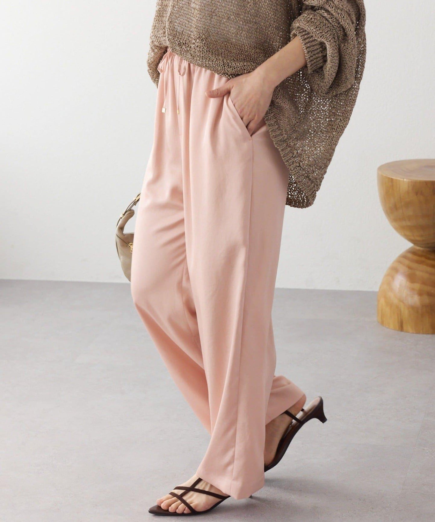 光澤緞面斜紋休閒褲