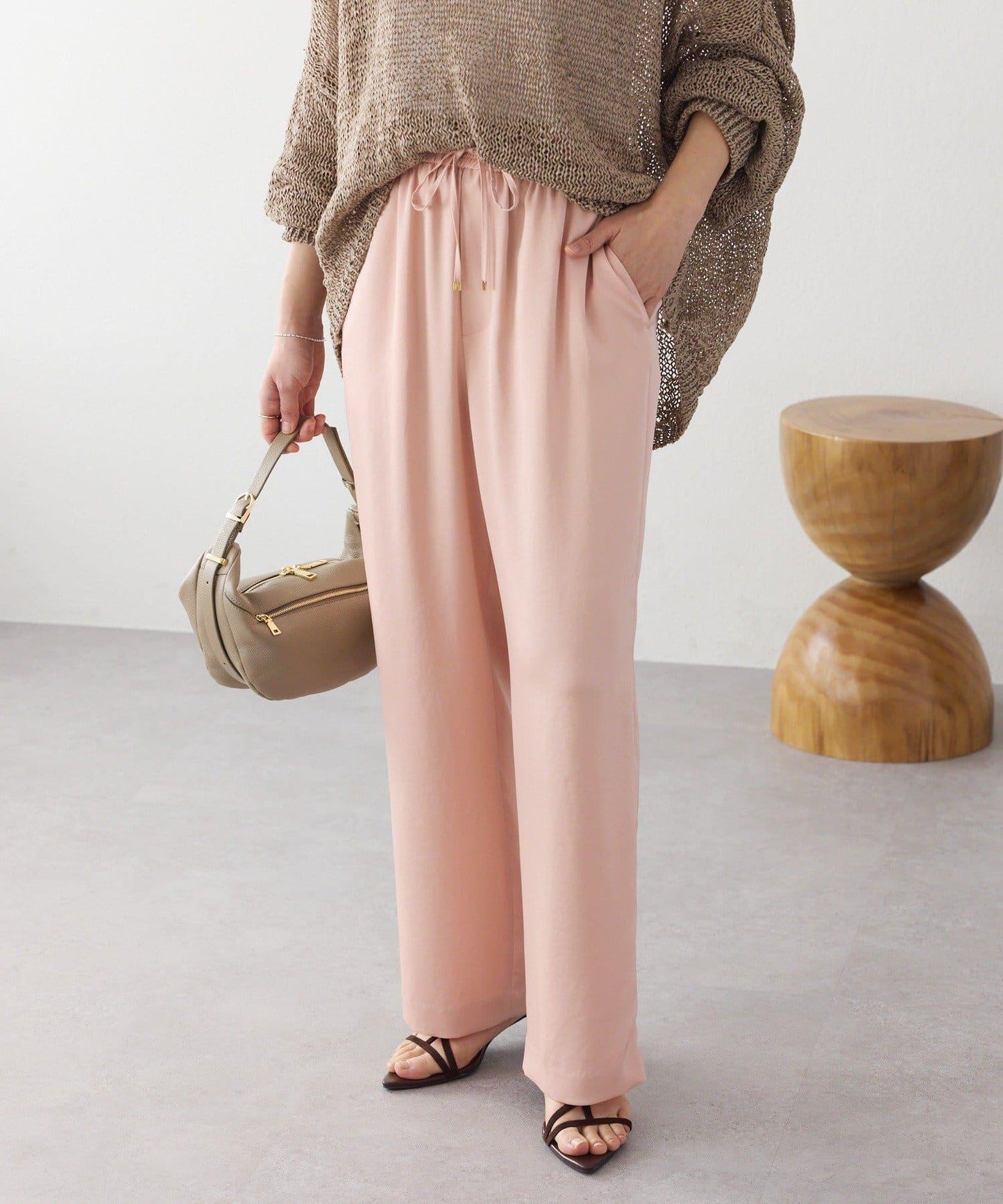 光澤緞面斜紋休閒褲