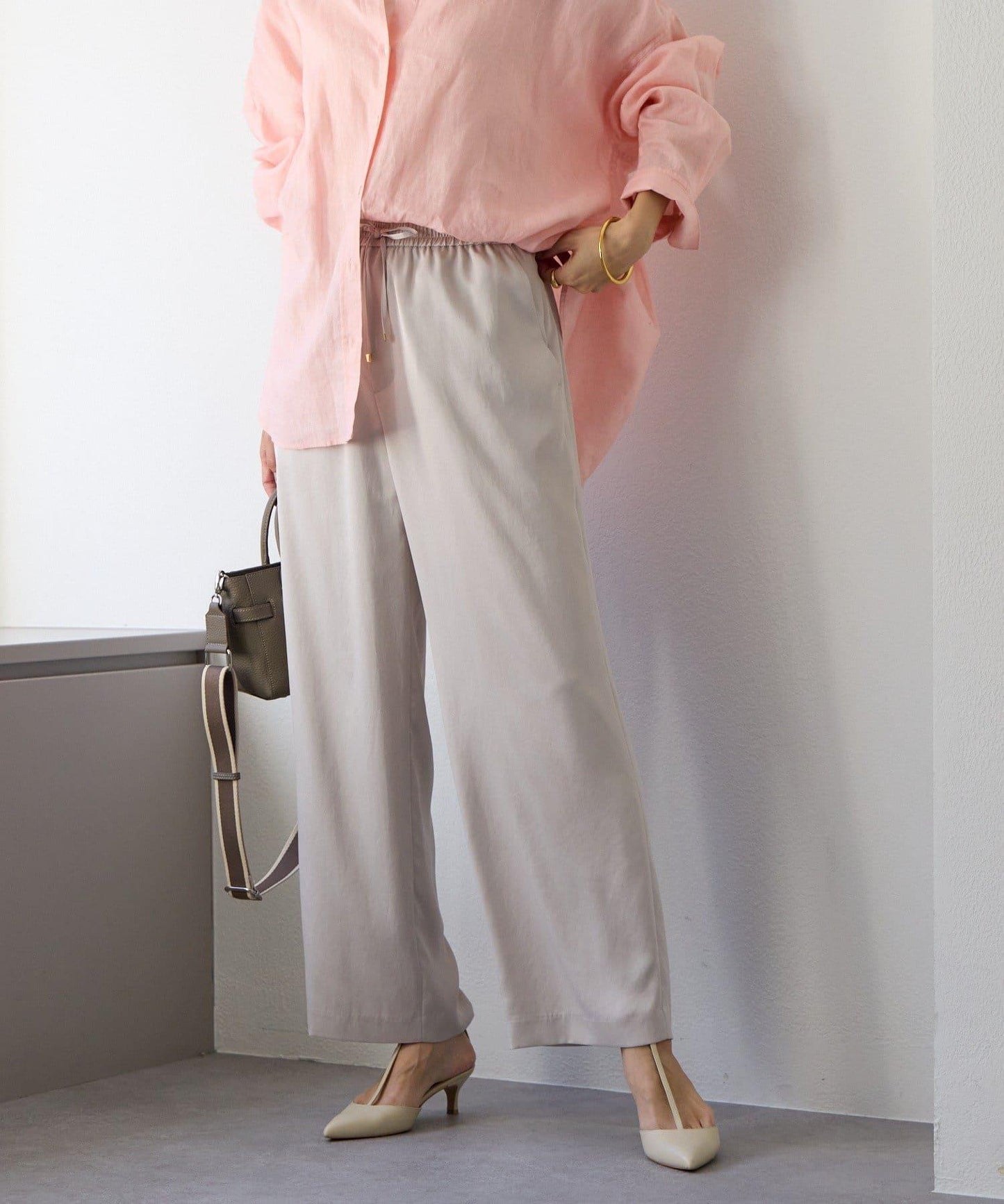 光澤緞面斜紋休閒褲