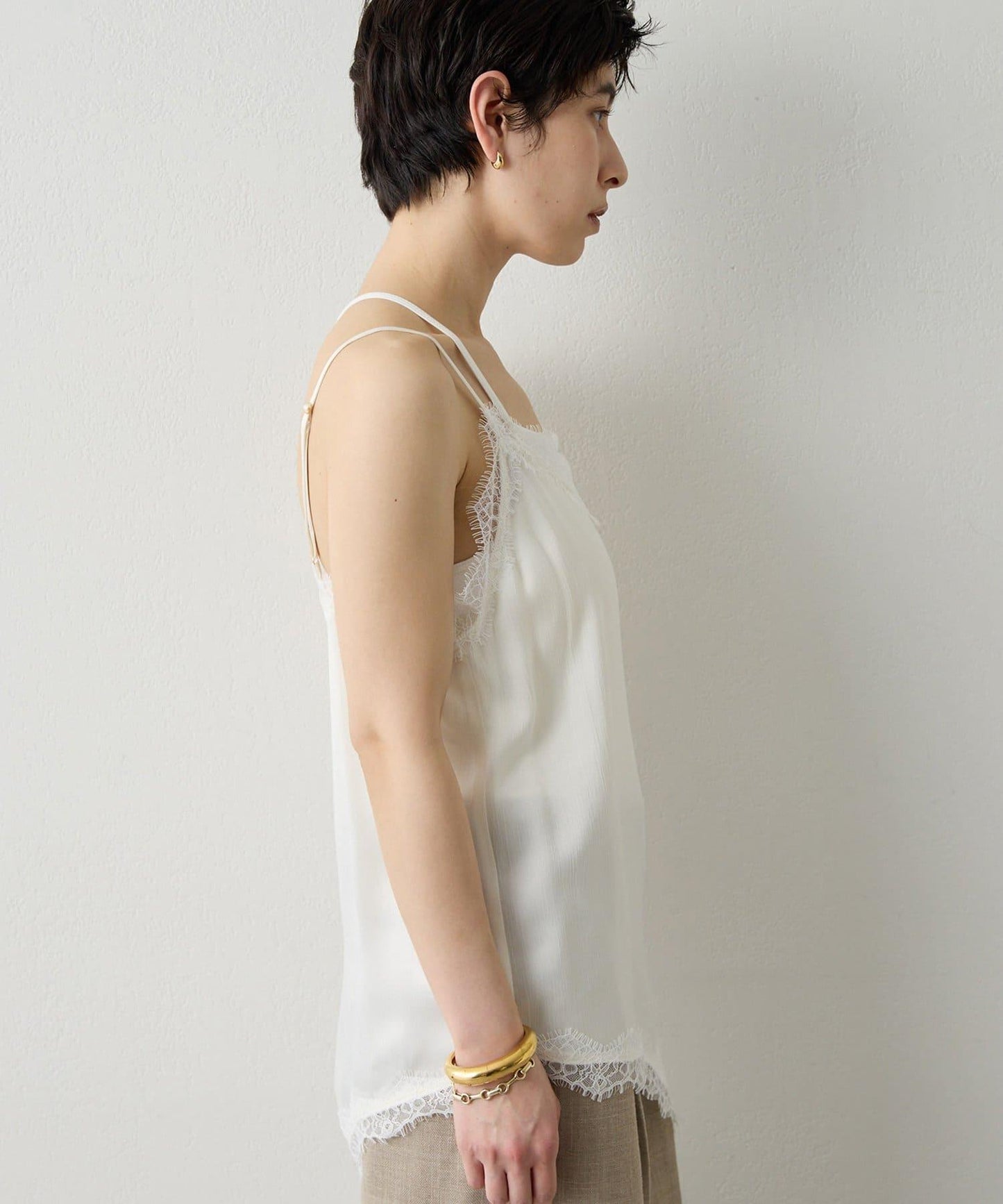 THE PAUSE 蕾絲鑲邊吊帶上衣