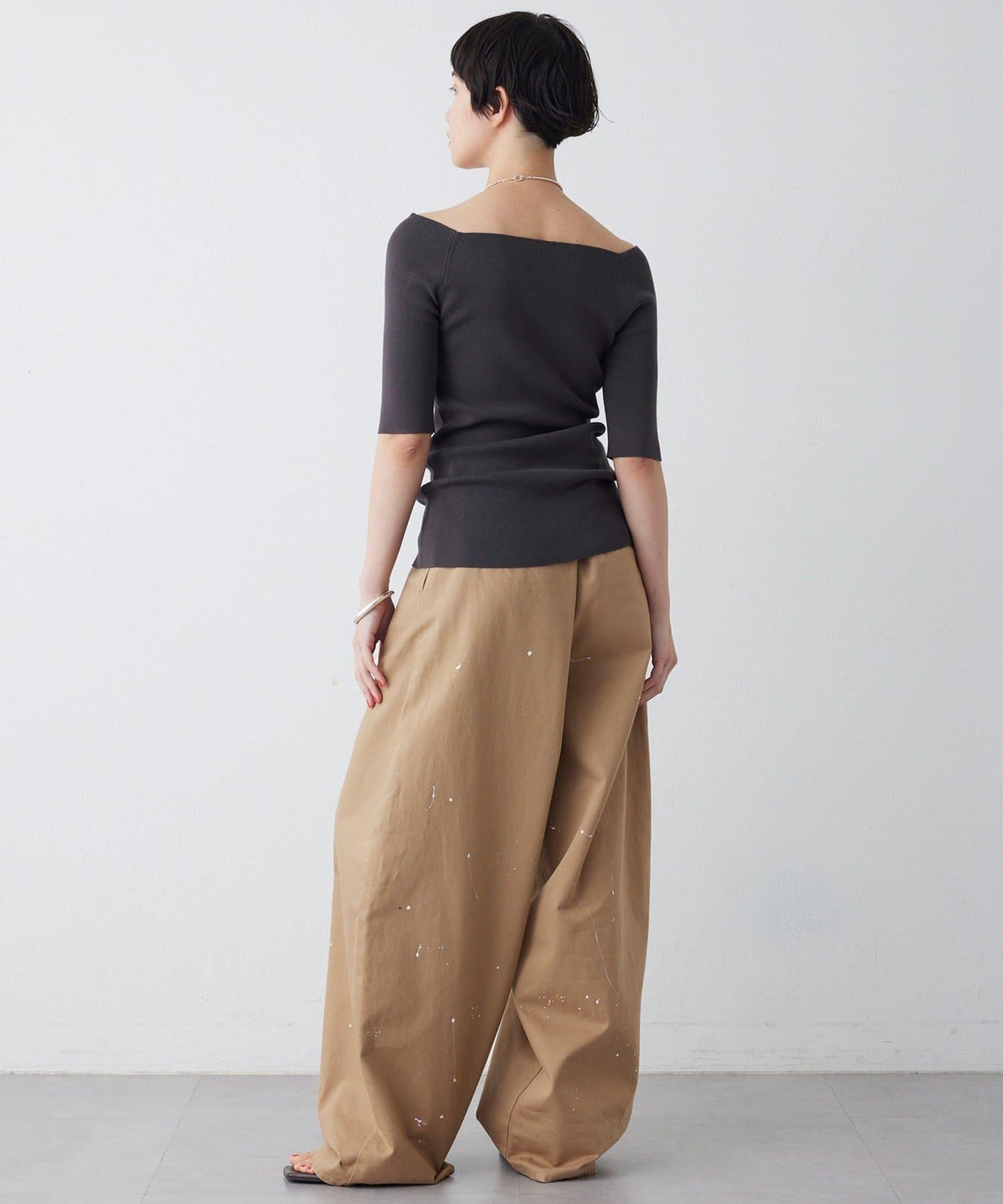 THE PAUSE 露肩半袖套頭上衣