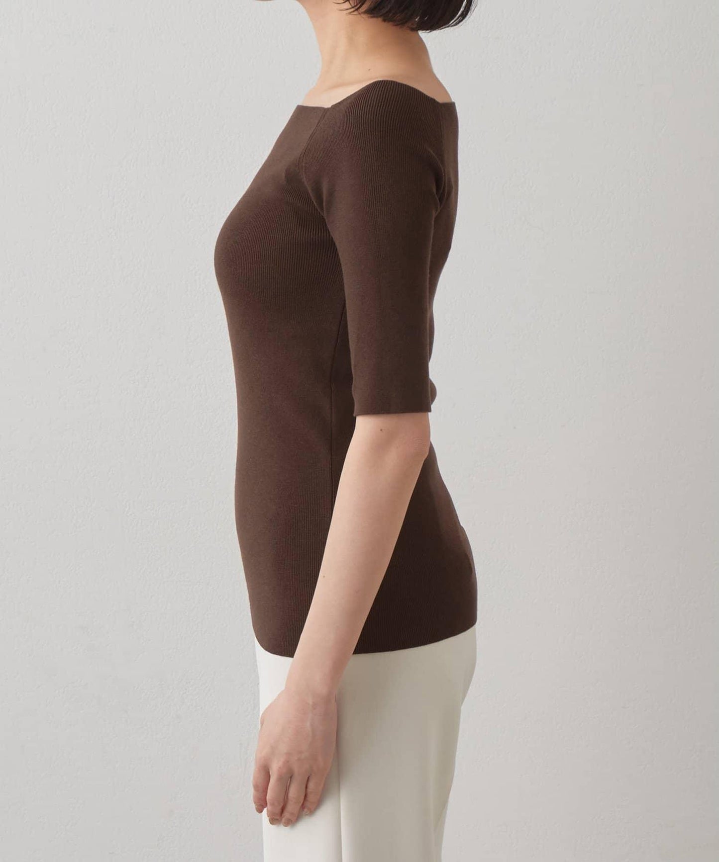 THE PAUSE 露肩半袖套頭上衣