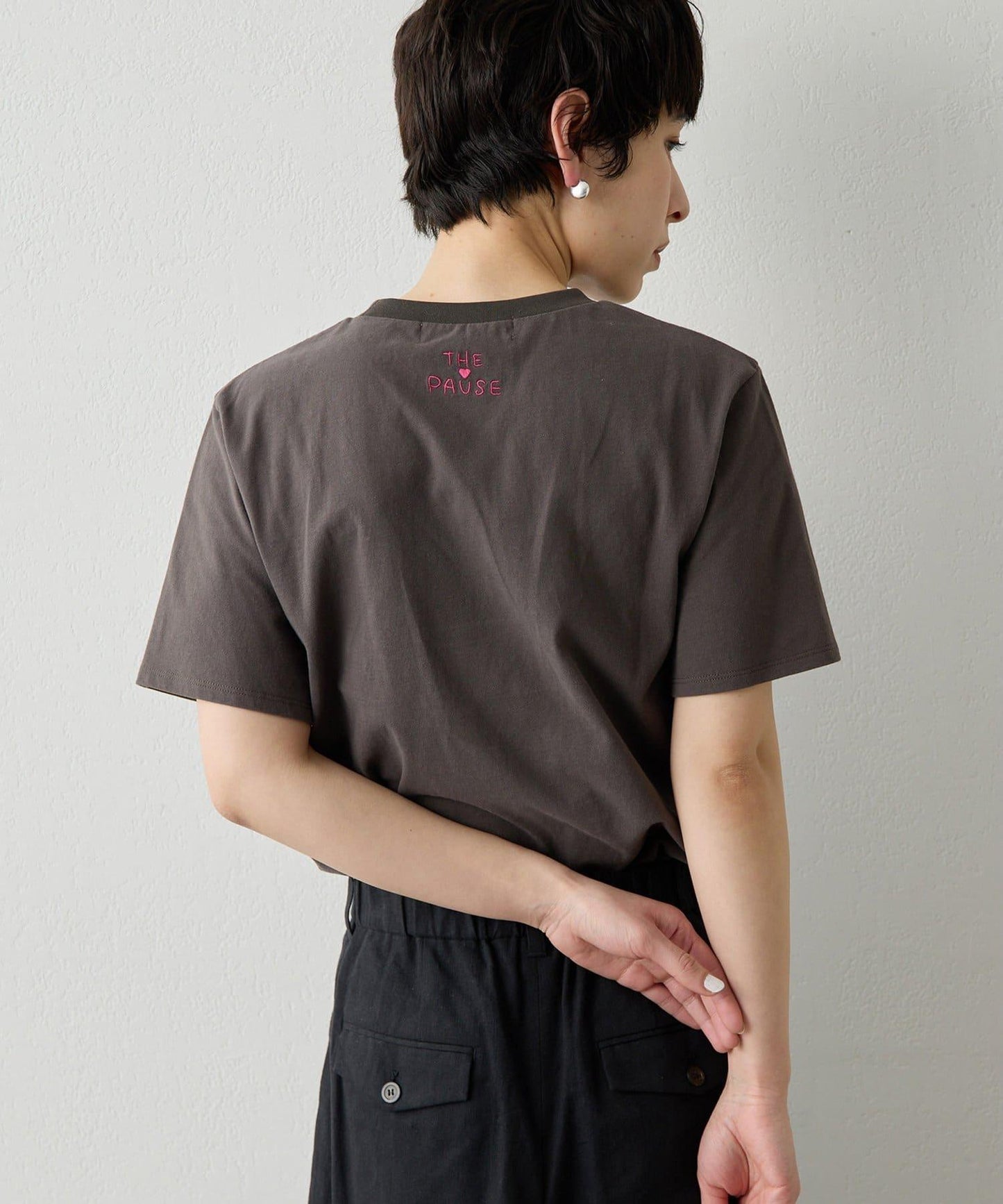THE PAUSE 刺繡T恤