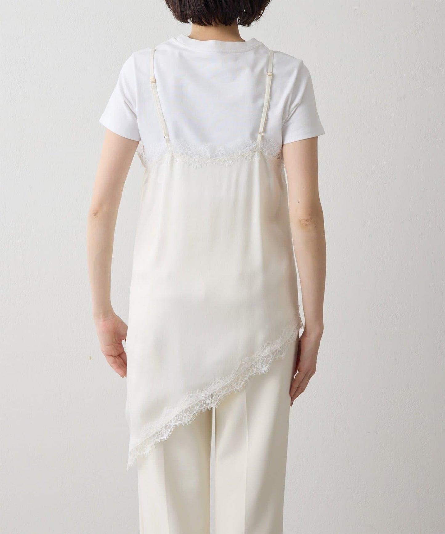 THE PAUSE 蕾絲鑲邊吊帶上衣