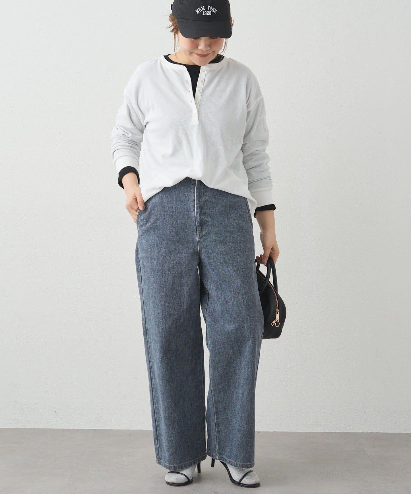 卡其斜紋寬鬆直筒褲