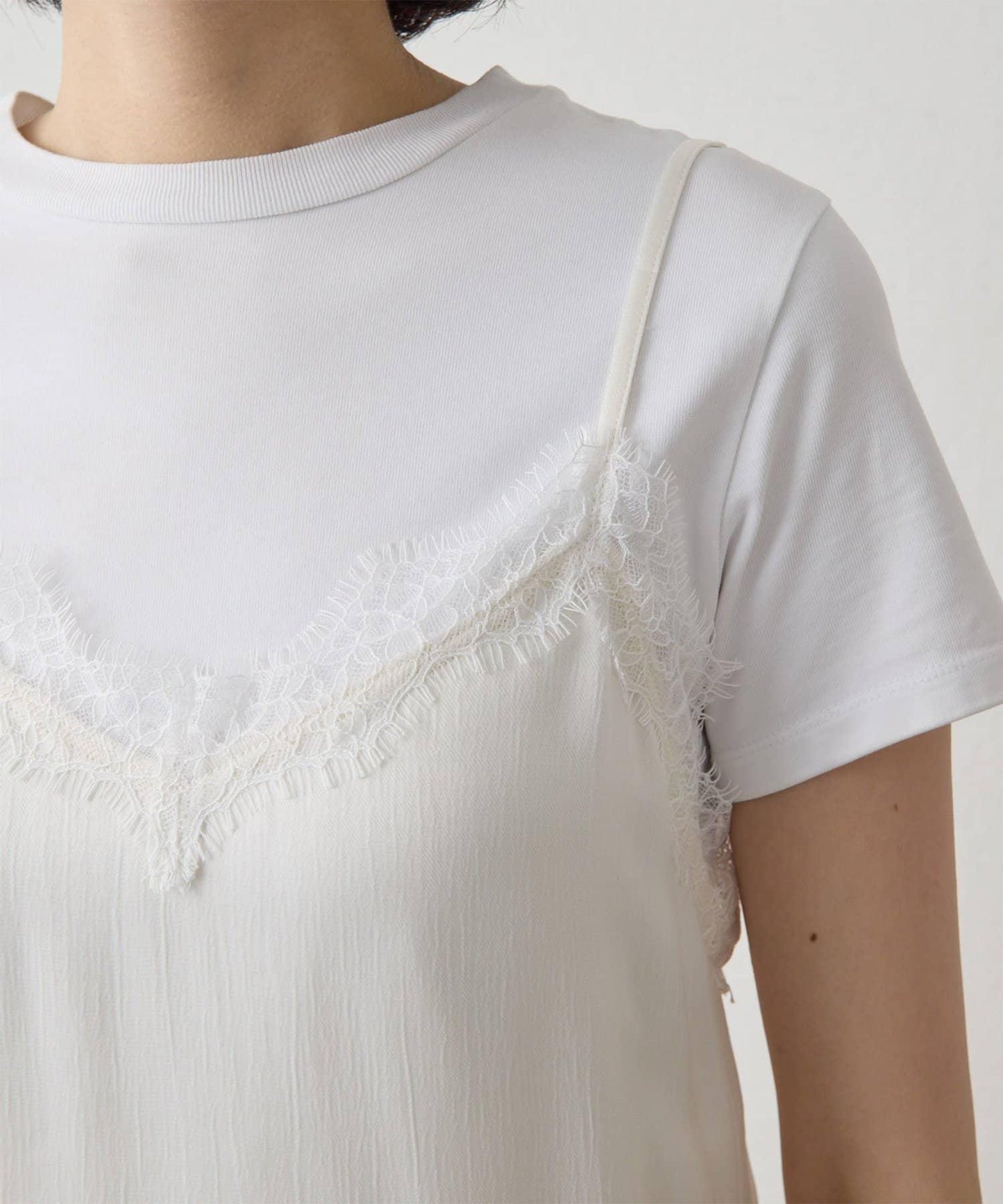 THE PAUSE 蕾絲鑲邊吊帶上衣