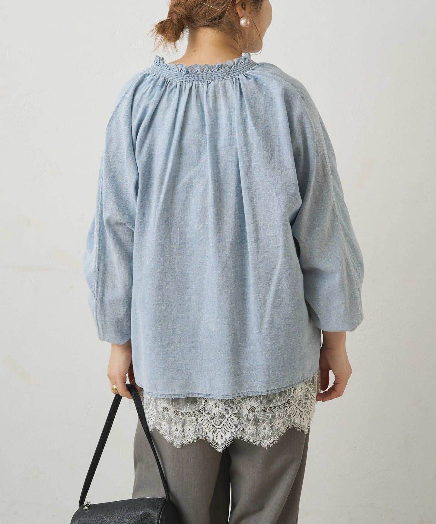 領口荷葉邊輕透牛仔襯衫