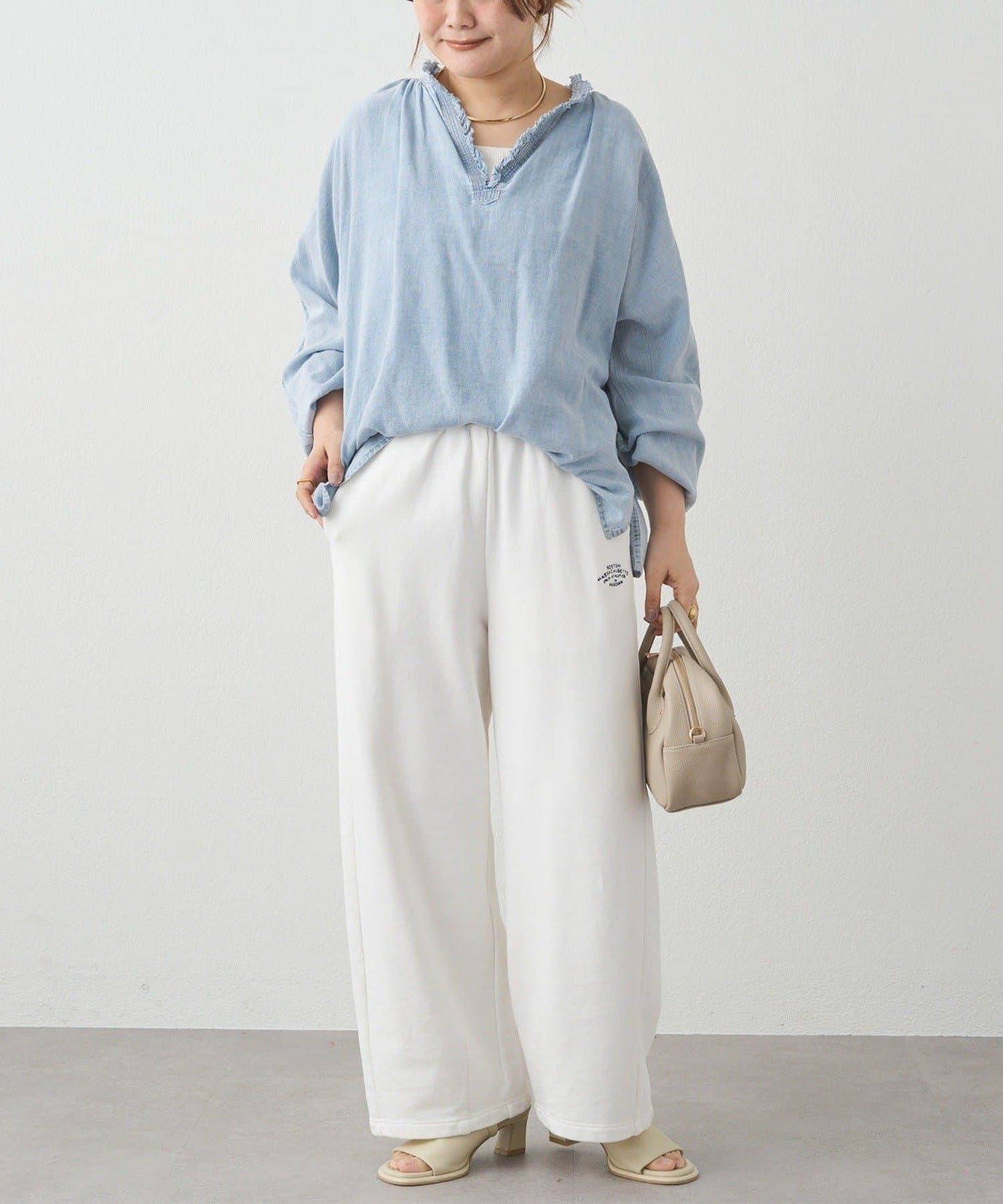 領口荷葉邊輕透牛仔襯衫