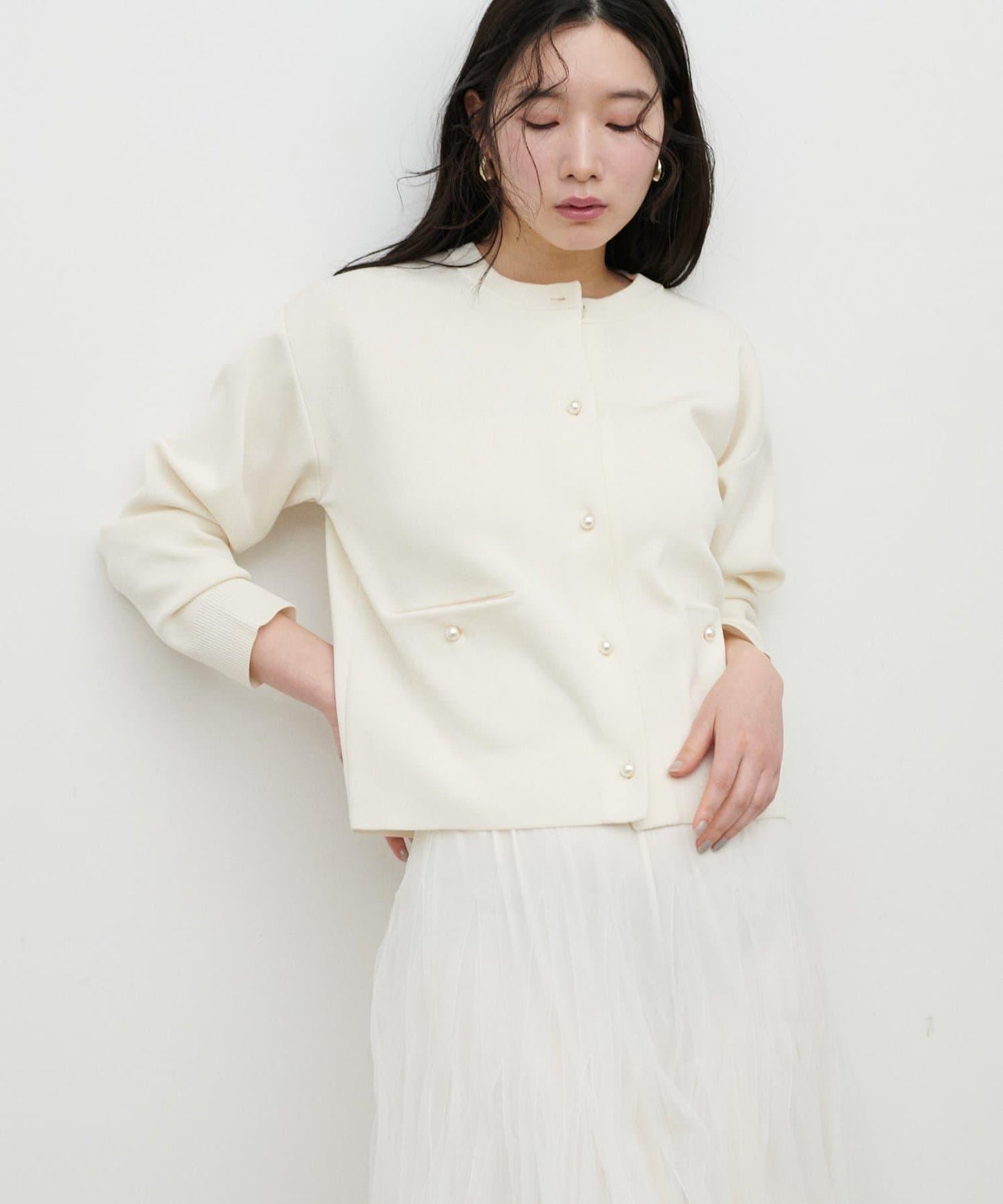 簡約風短款珍珠釦針織開衫