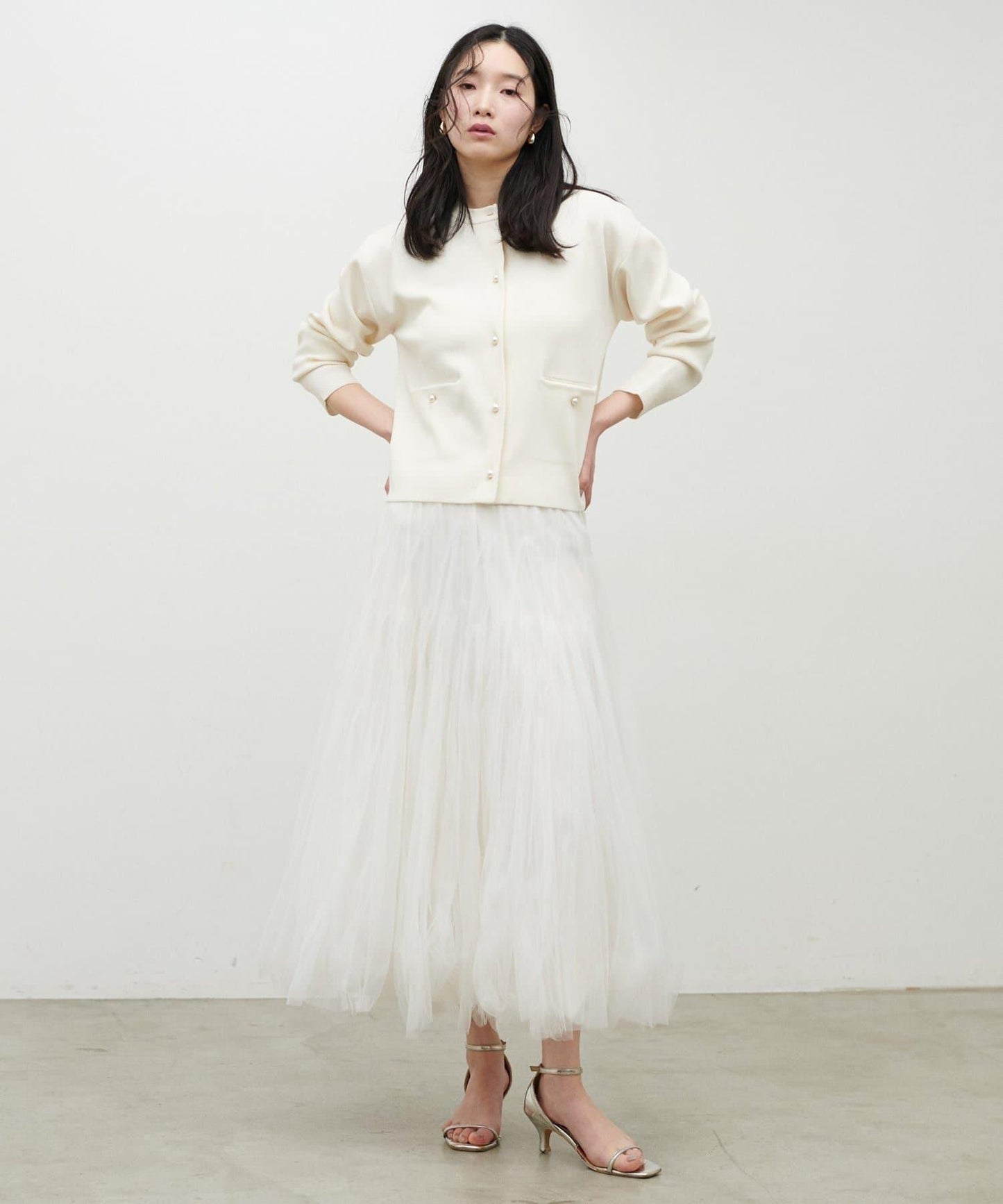 簡約風短款珍珠釦針織開衫