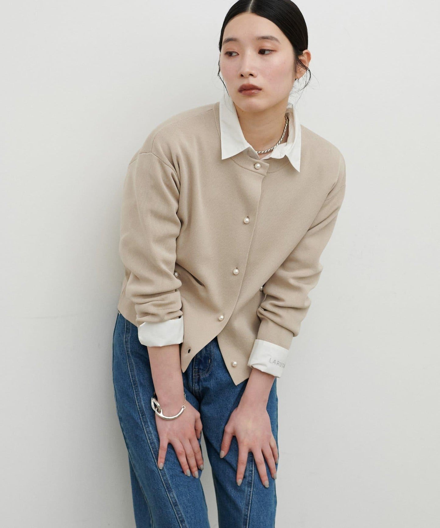 簡約風短款珍珠釦針織開衫