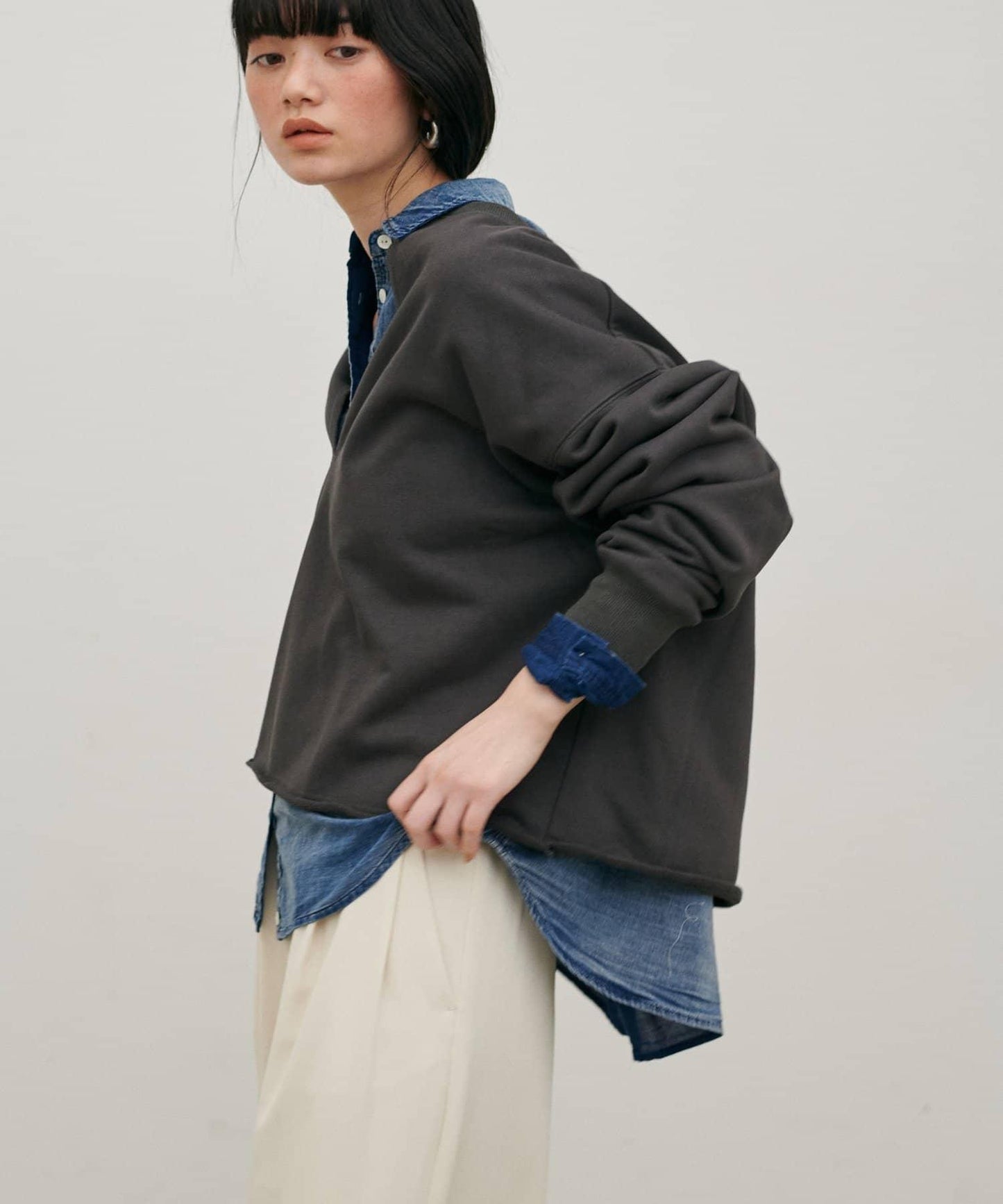 生邊開襟領毛圈套頭衛衣