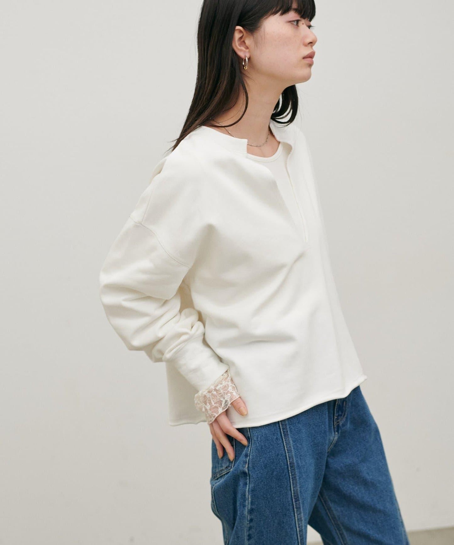 生邊開襟領毛圈套頭衛衣