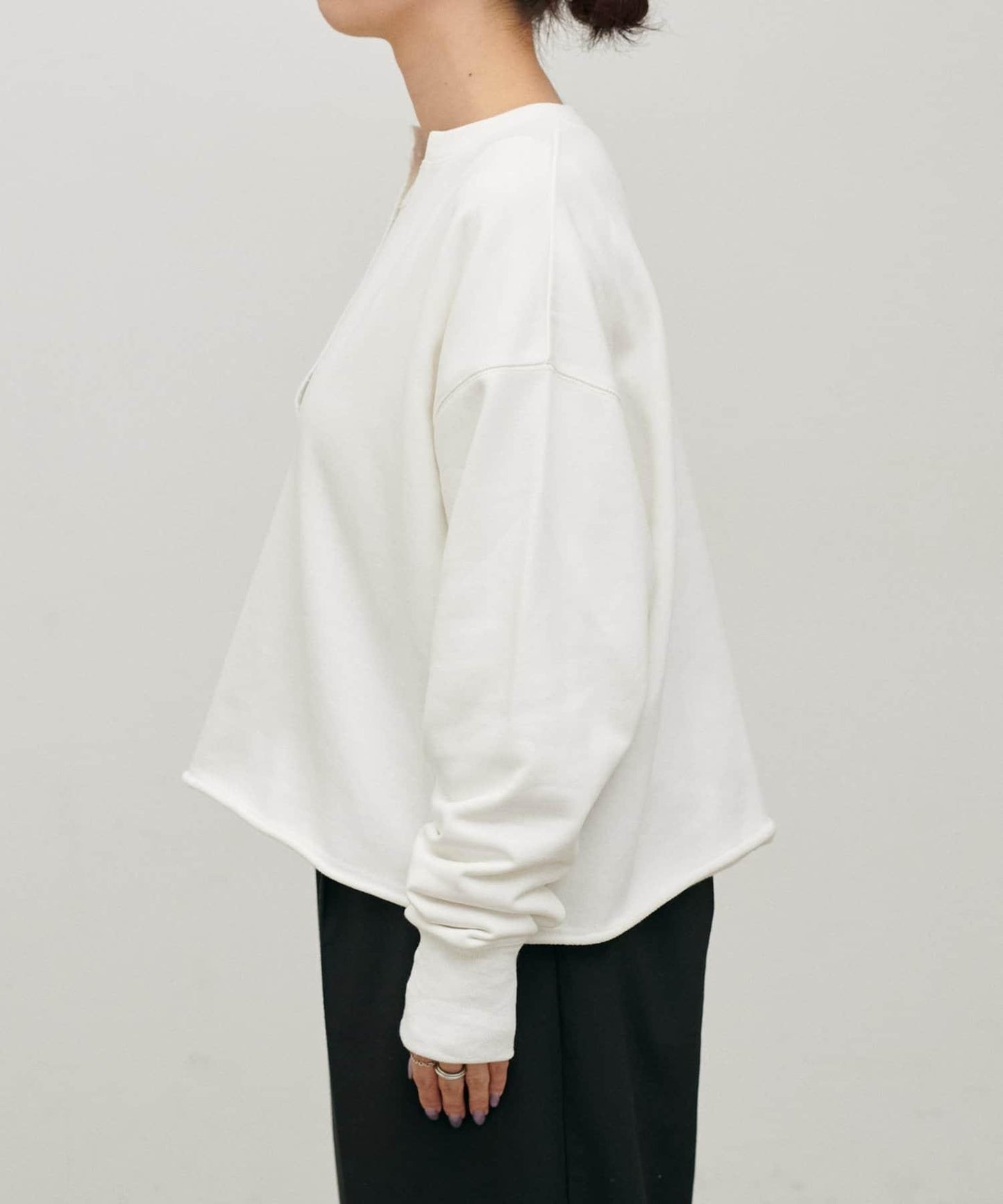 生邊開襟領毛圈套頭衛衣