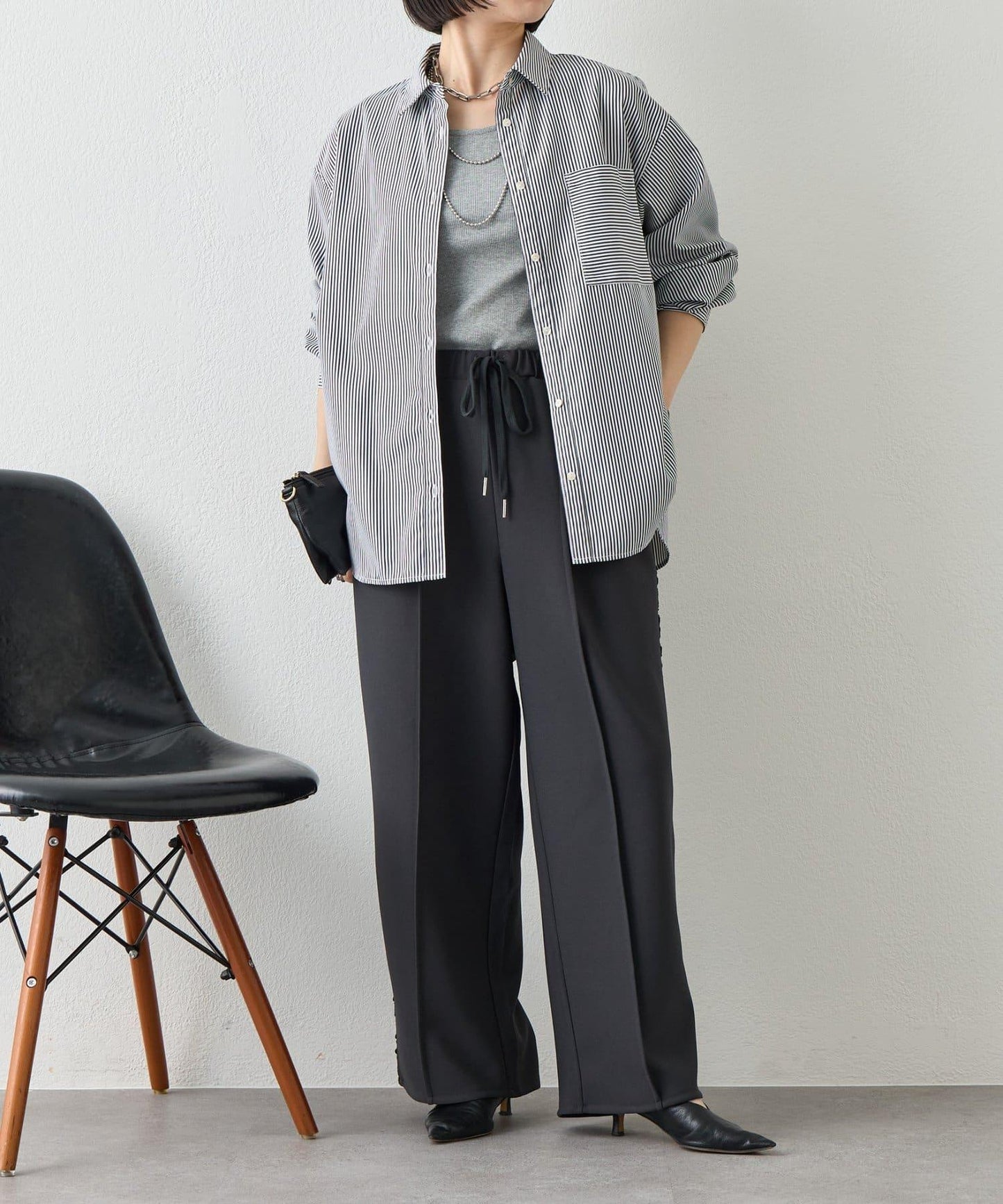 側邊蕾絲拼接 褲子