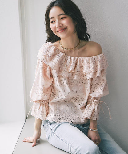 扇貝邊蕾絲單肩上衣