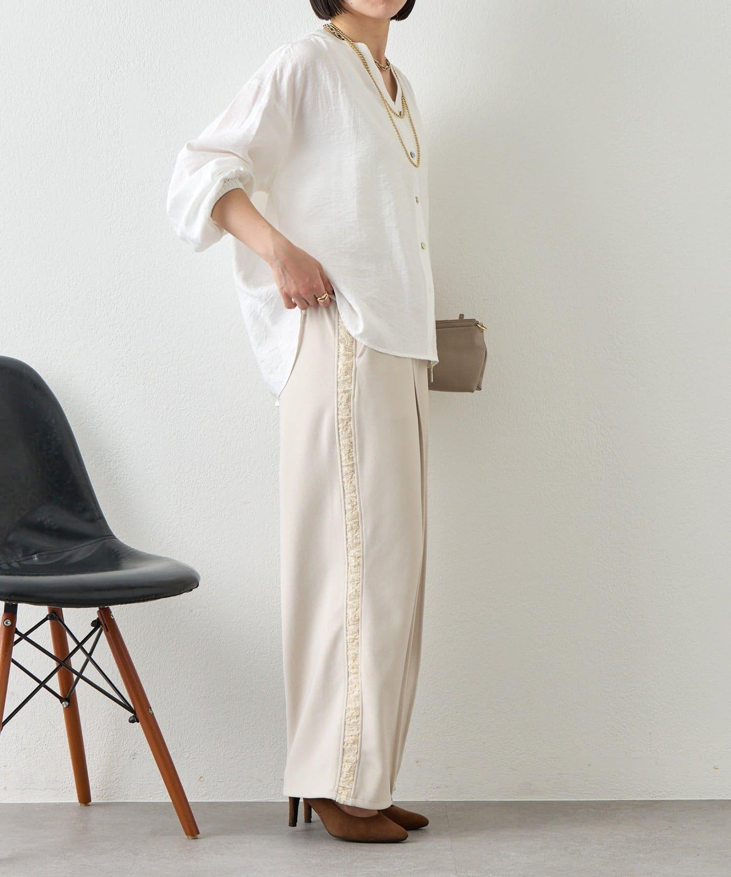 側邊蕾絲拼接 褲子