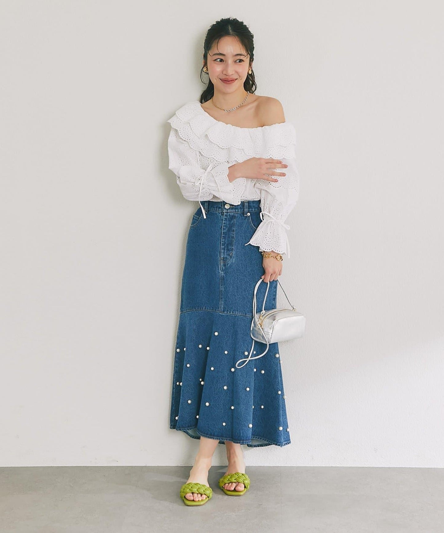 扇貝邊蕾絲單肩上衣