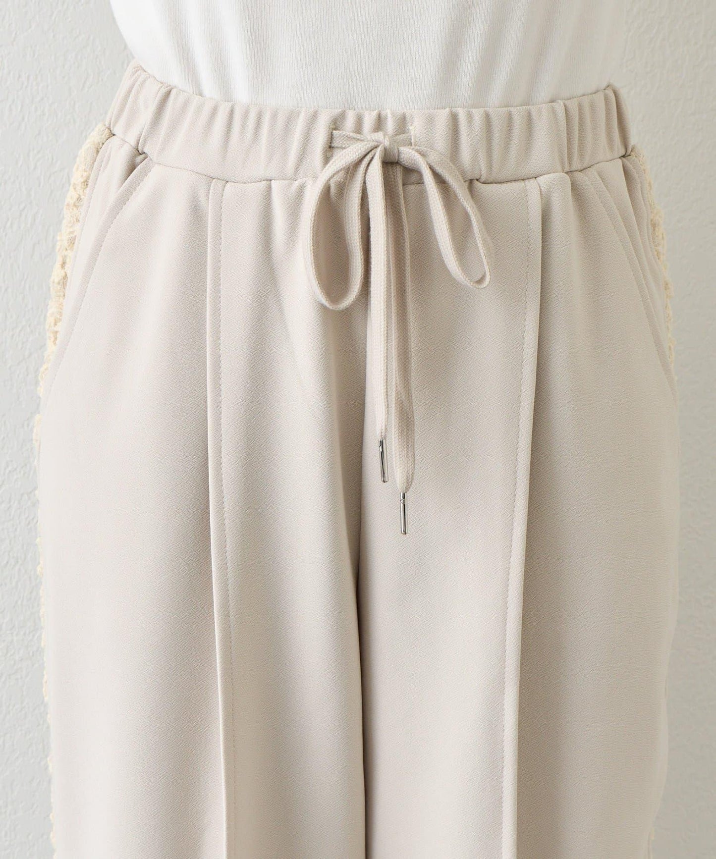 側邊蕾絲拼接 褲子