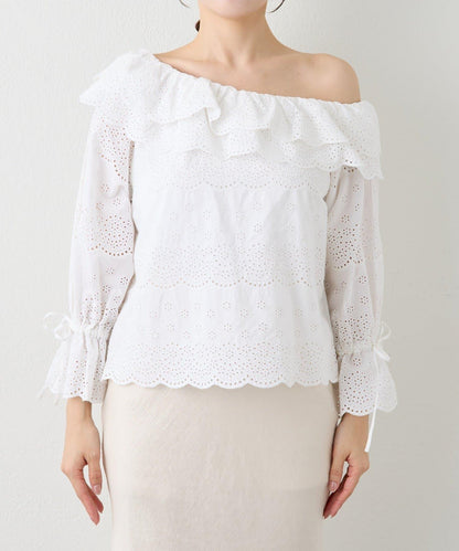 扇貝邊蕾絲單肩上衣