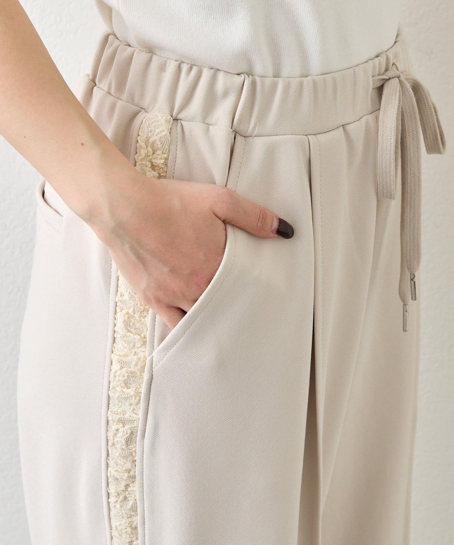 側邊蕾絲拼接 褲子