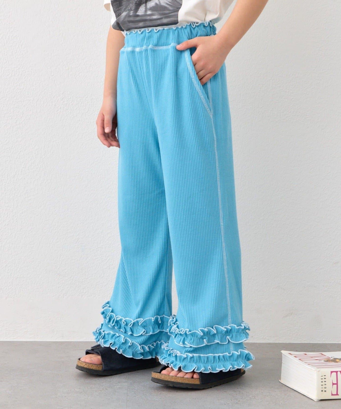 褲腳荷葉邊撞色走線微喇羅紋褲子