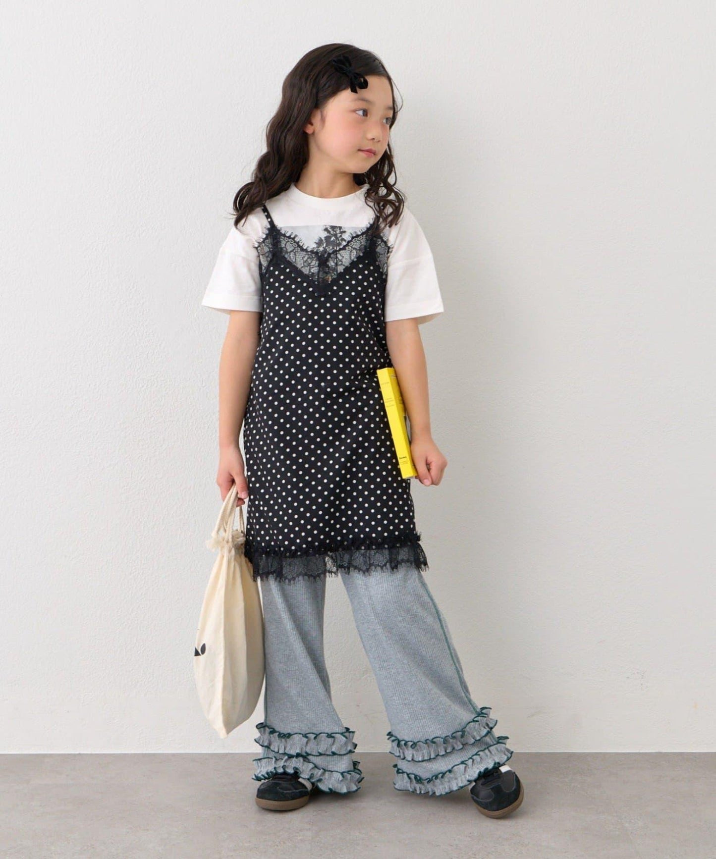 褲腳荷葉邊撞色走線微喇羅紋褲子