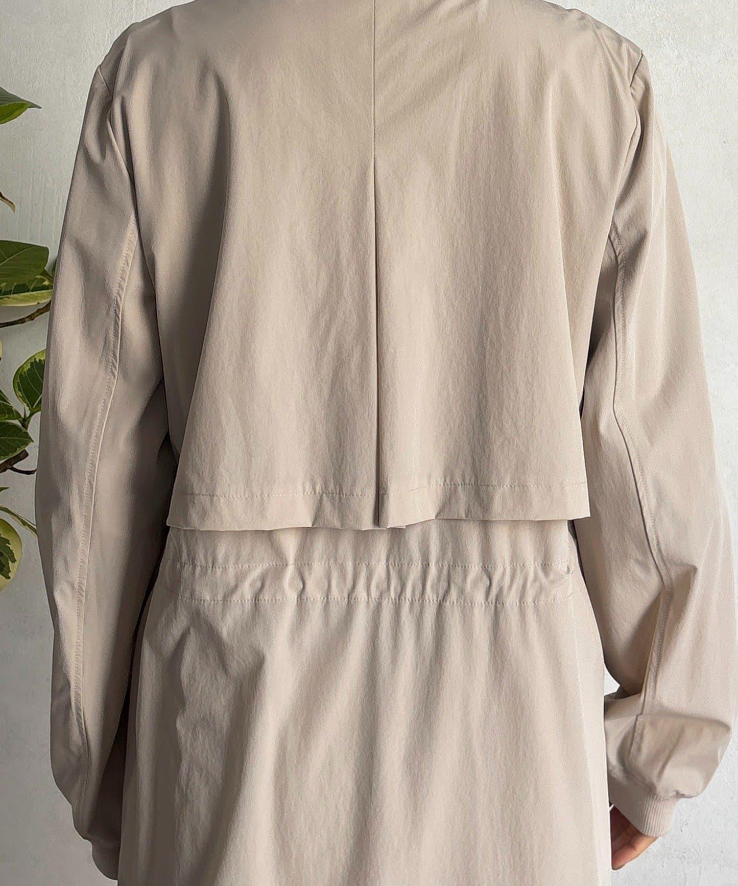 腰部抽繩設計 大衣