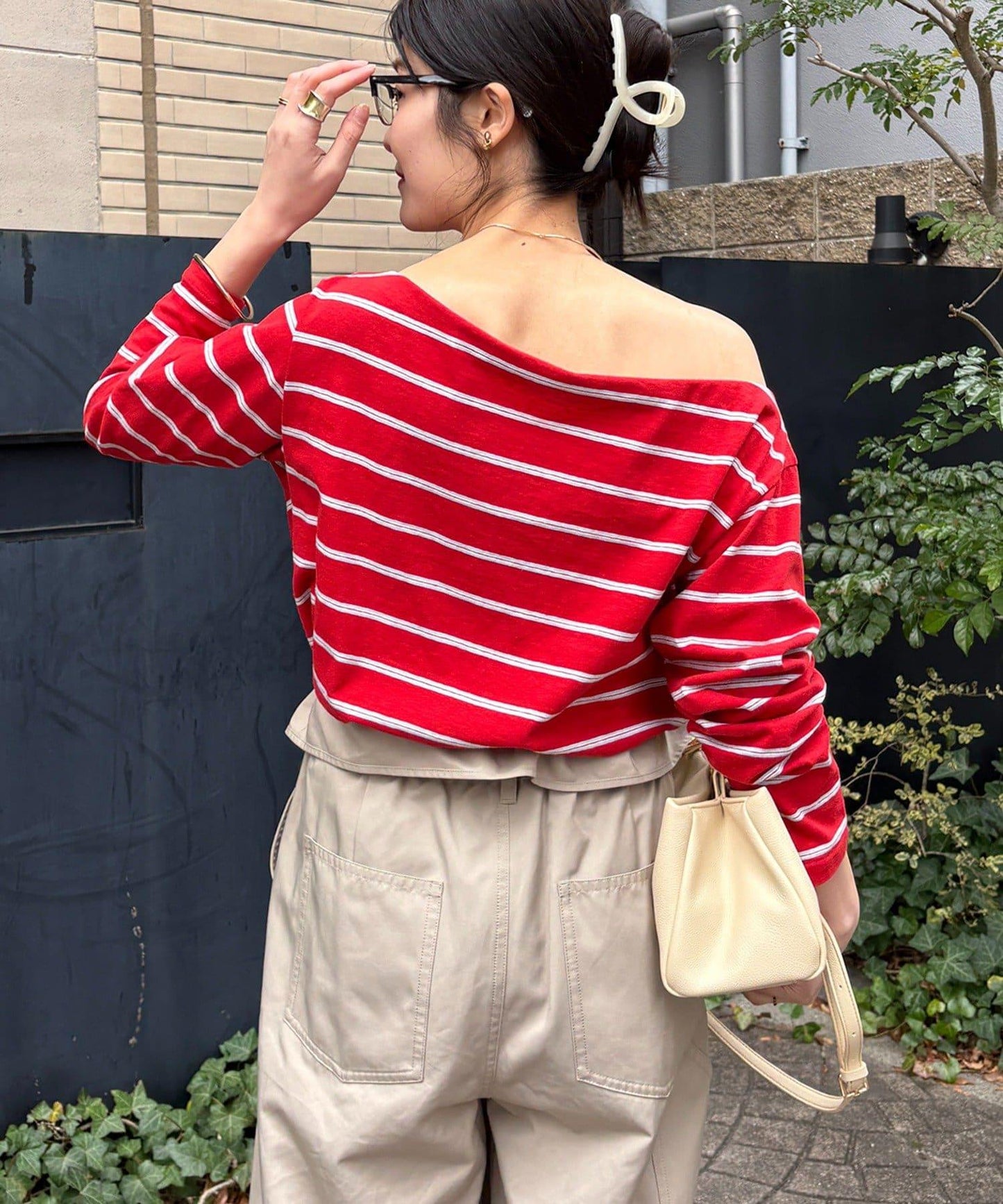 多色條紋露肩T恤