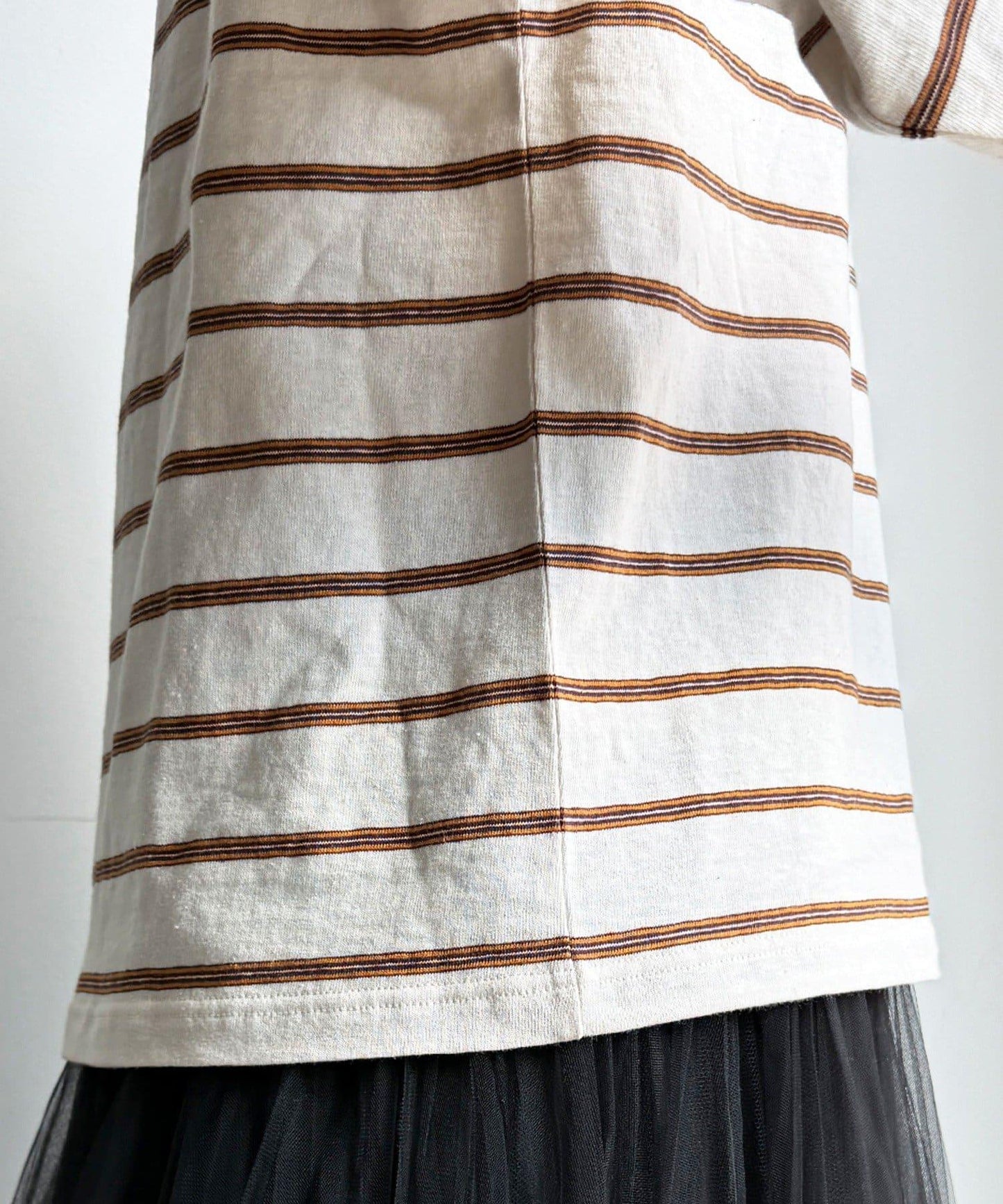 多色條紋露肩T恤