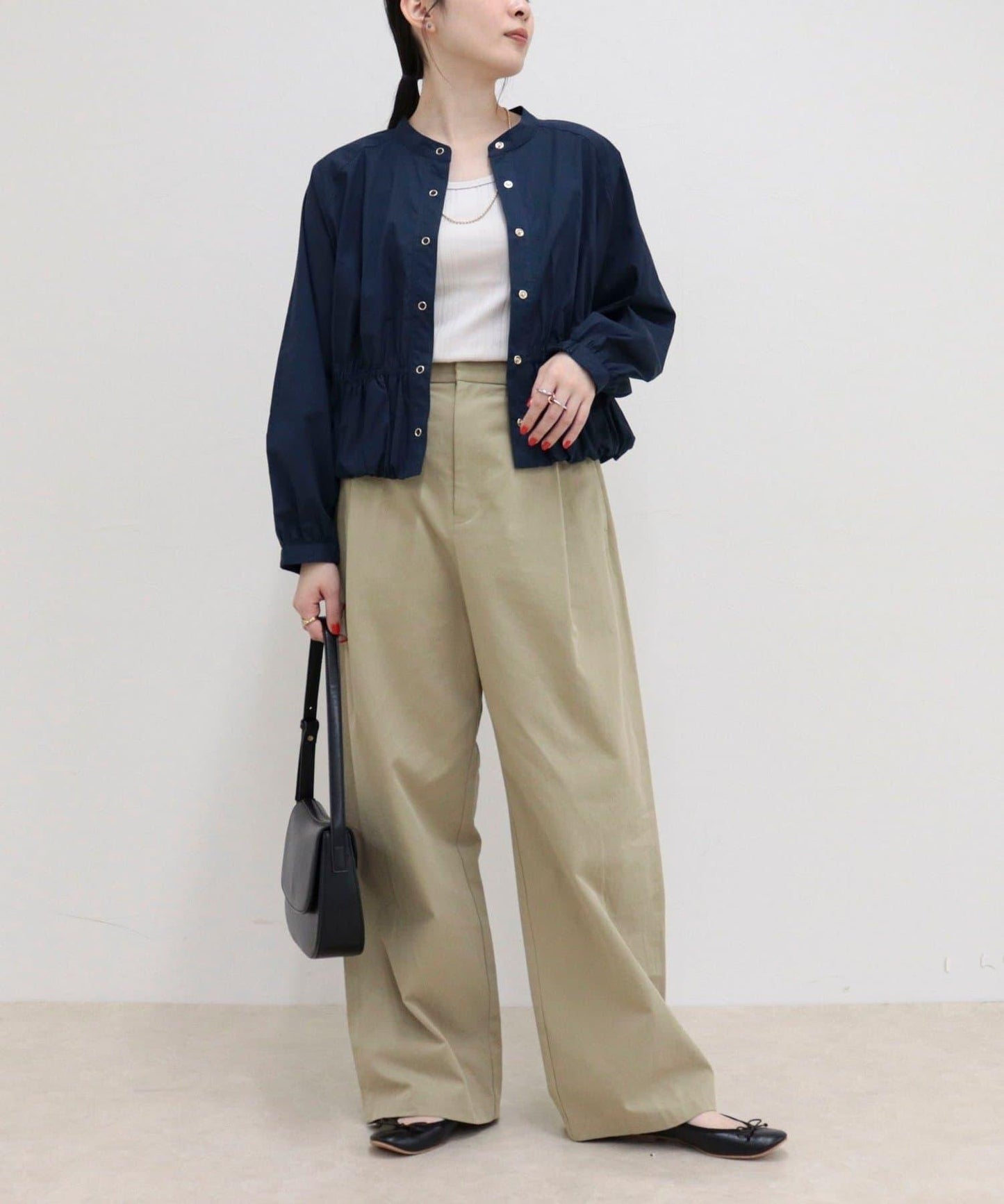 短款泡泡袖前開襟襯衫