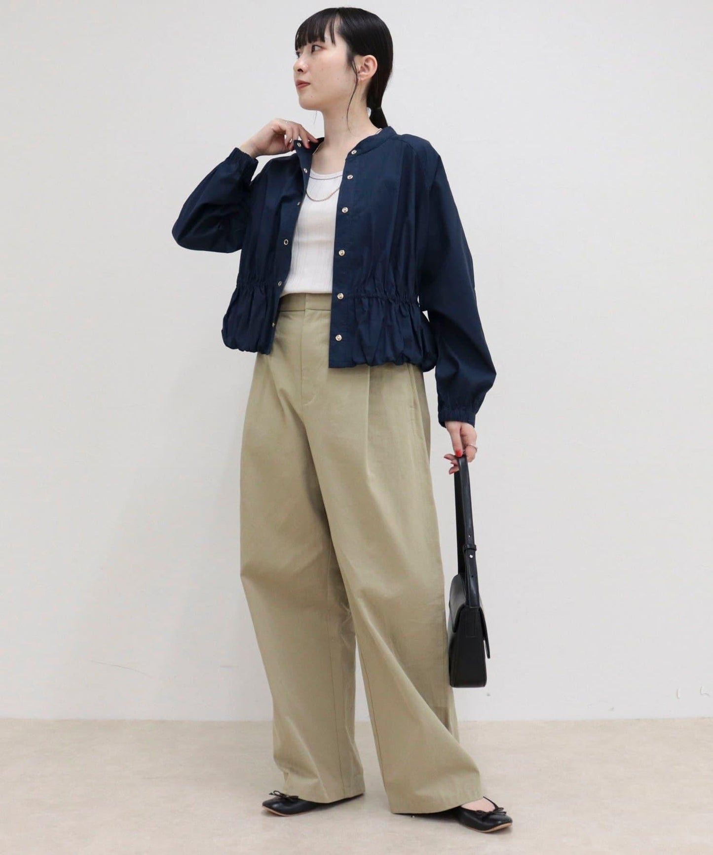 短款泡泡袖前開襟襯衫