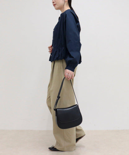 短款泡泡袖前開襟襯衫