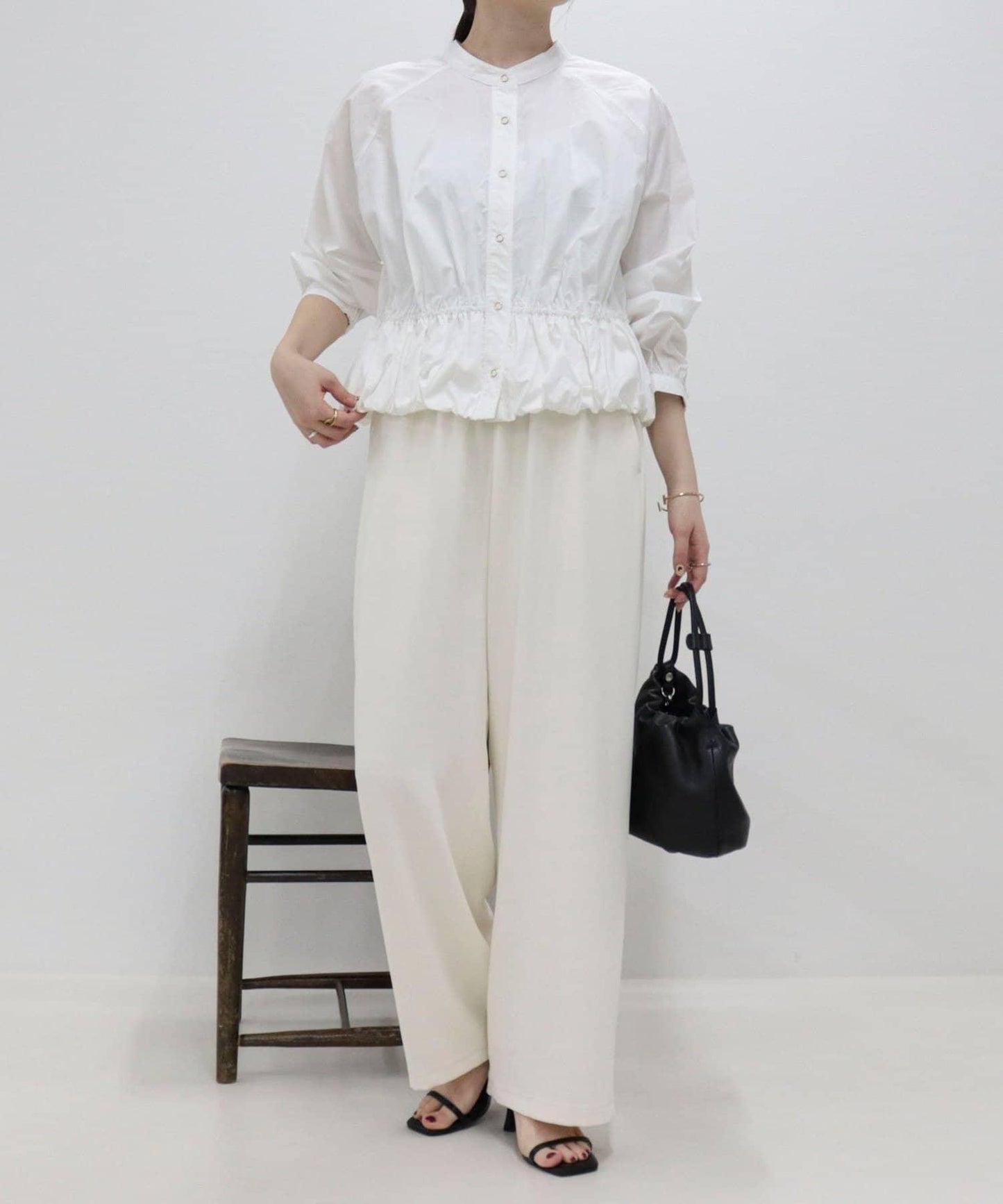 短款泡泡袖前開襟襯衫