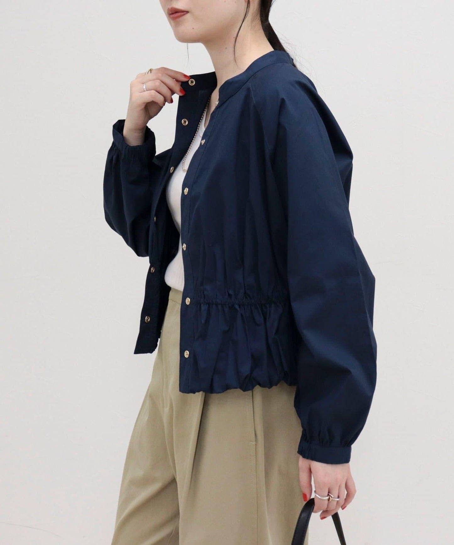 短款泡泡袖前開襟襯衫