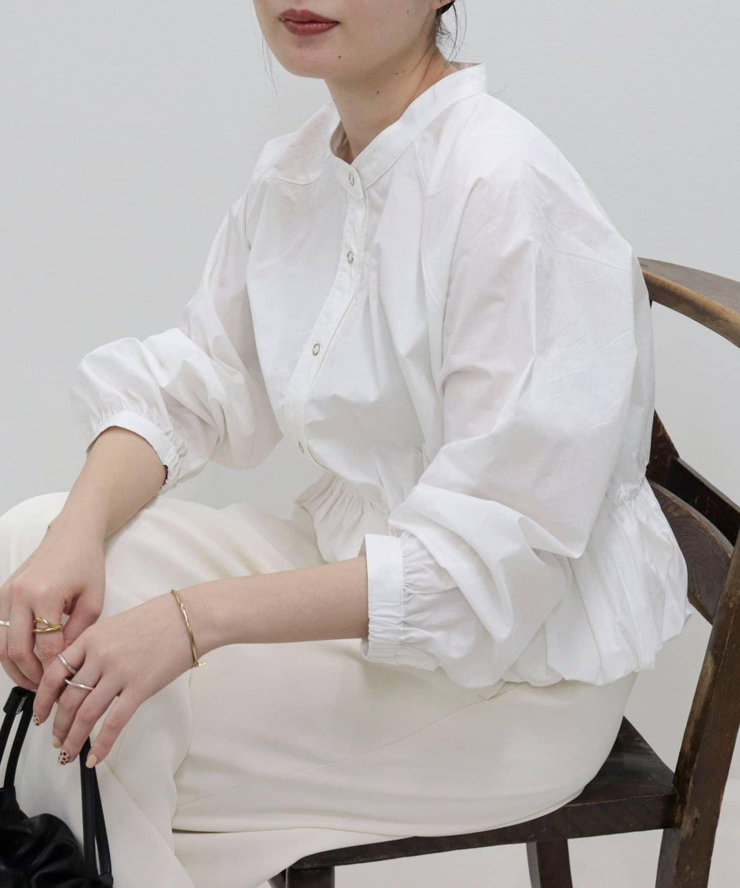 短款泡泡袖前開襟襯衫