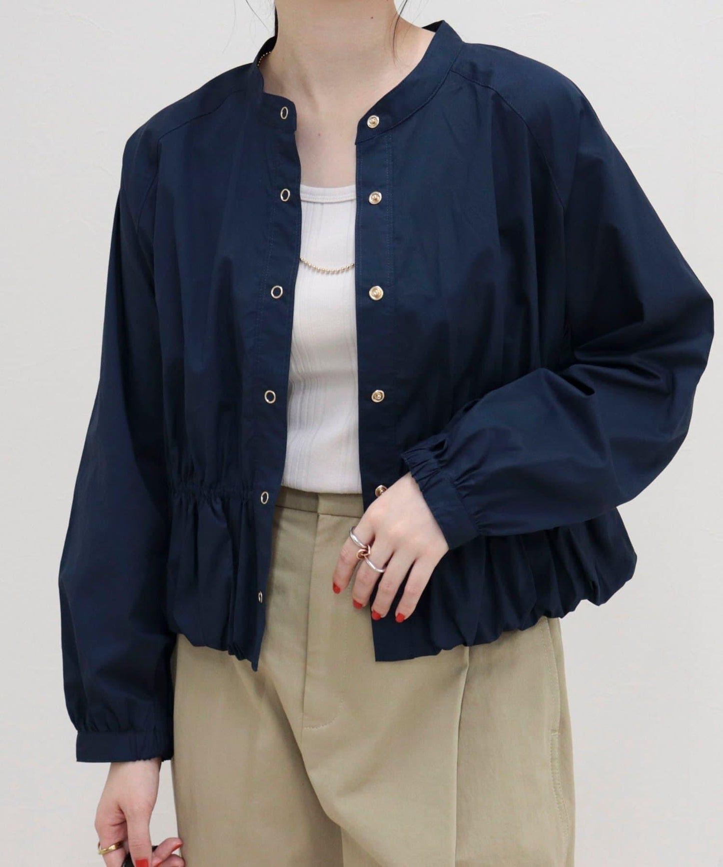 短款泡泡袖前開襟襯衫