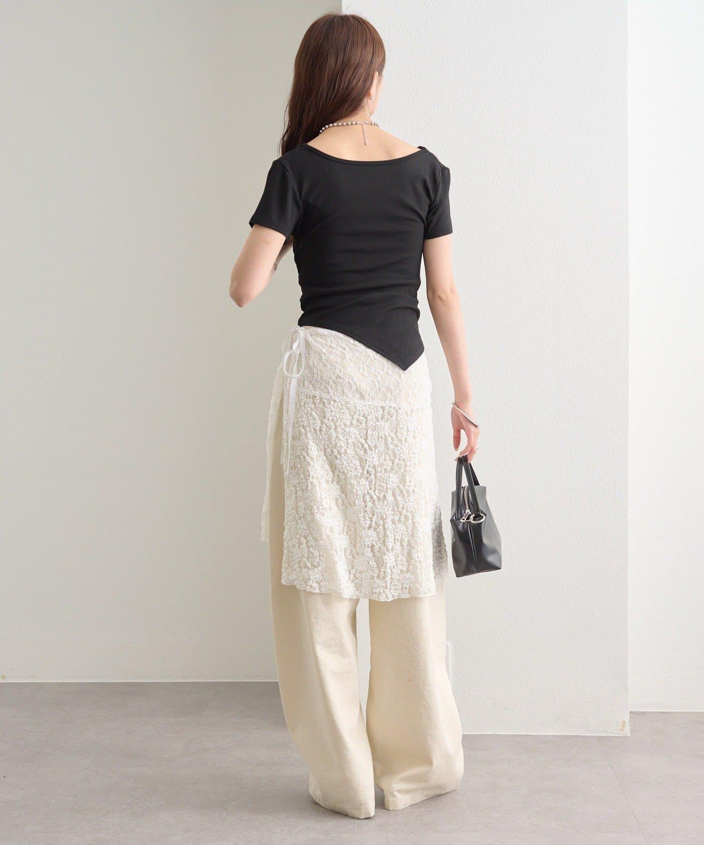 側褶扭結設計 彈力面料 T恤