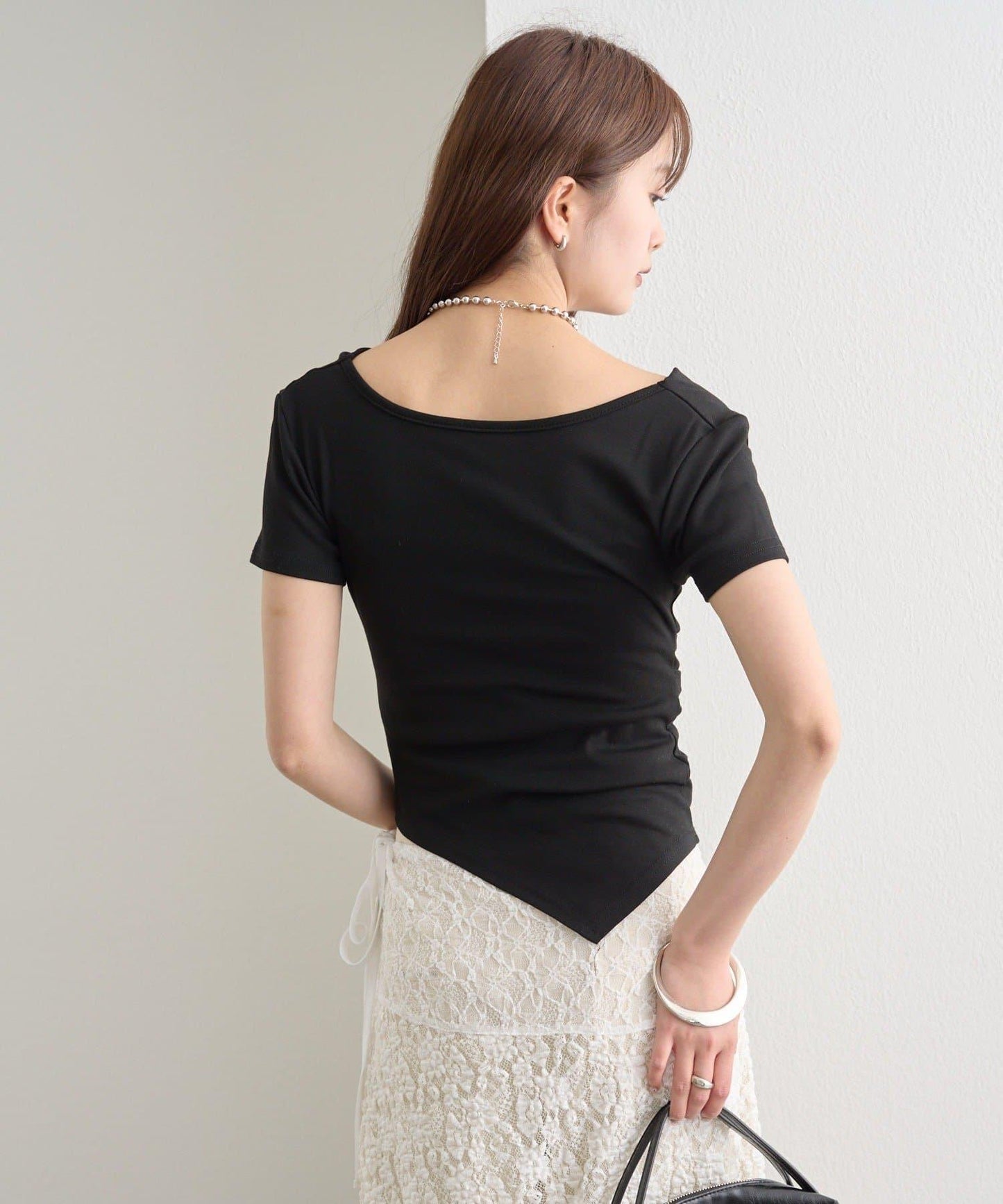 側褶扭結設計 彈力面料 T恤